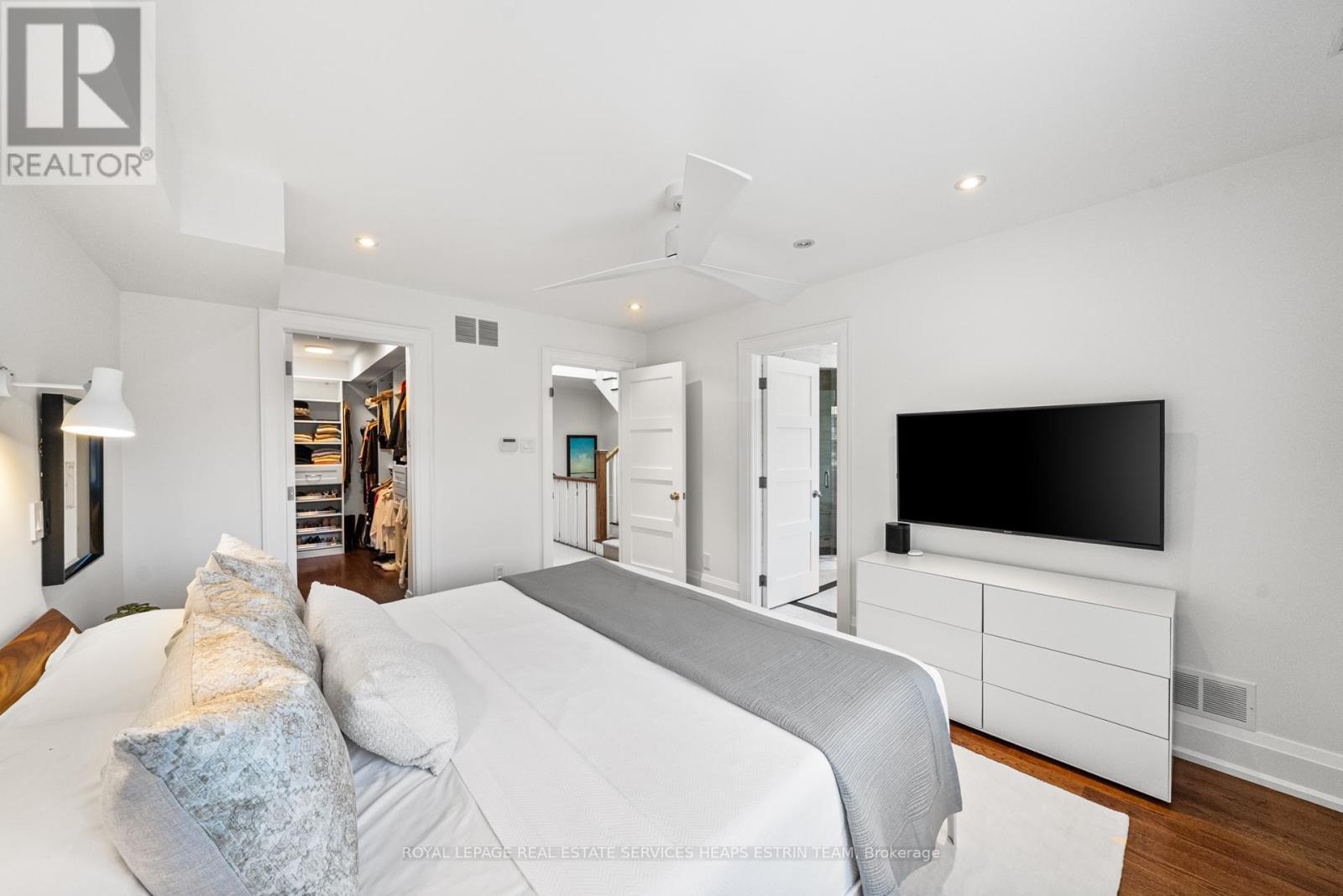 












112 GLENCAIRN AVENUE

,
Toronto,




Ontario
M4R1M9

