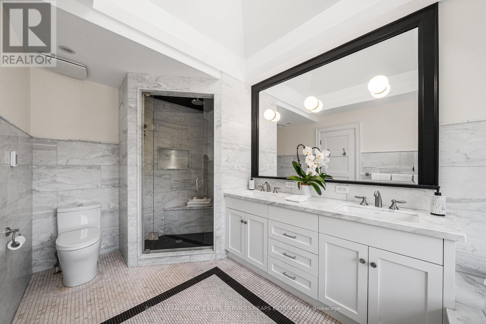 












112 GLENCAIRN AVENUE

,
Toronto,




Ontario
M4R1M9

