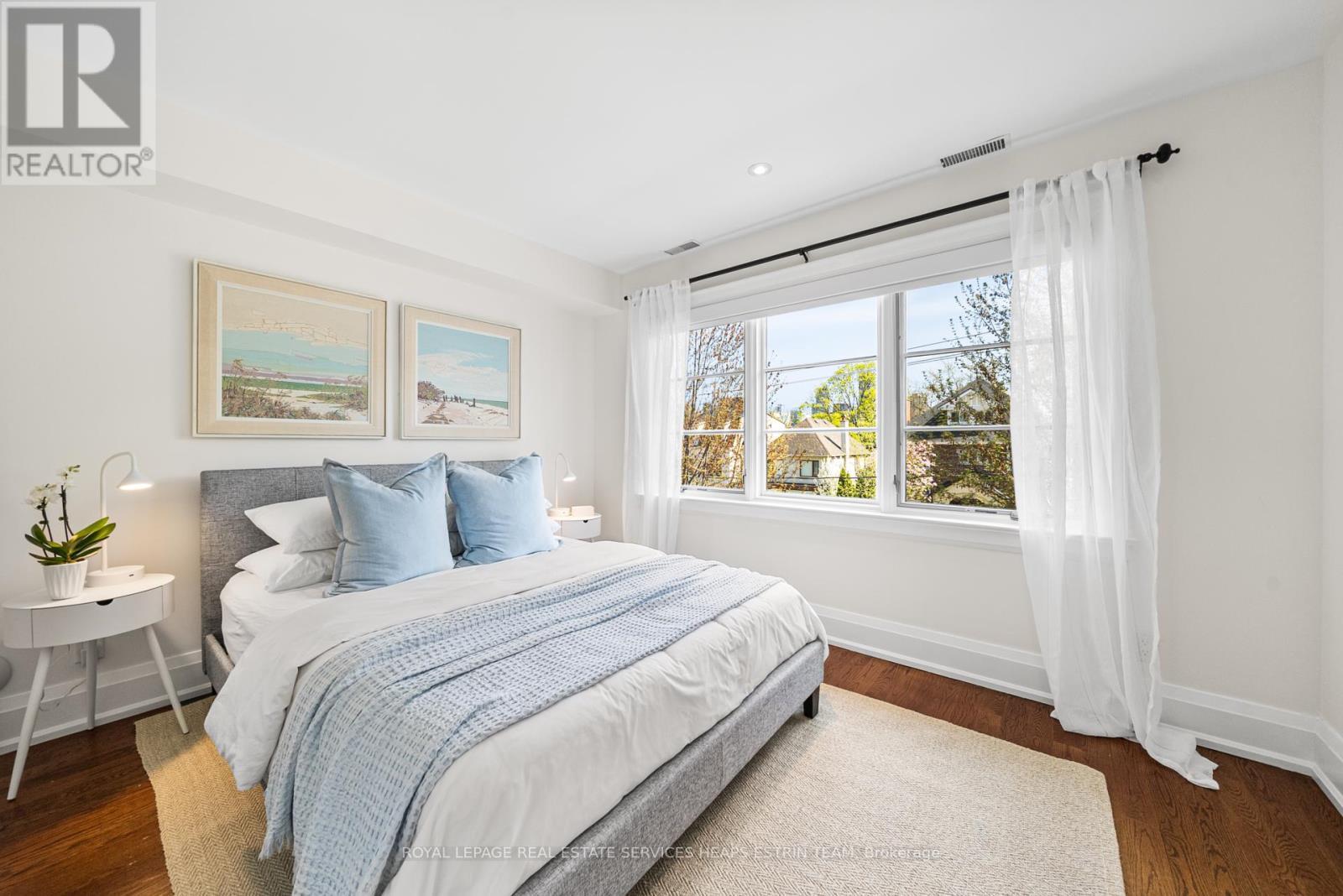 












112 GLENCAIRN AVENUE

,
Toronto,




Ontario
M4R1M9

