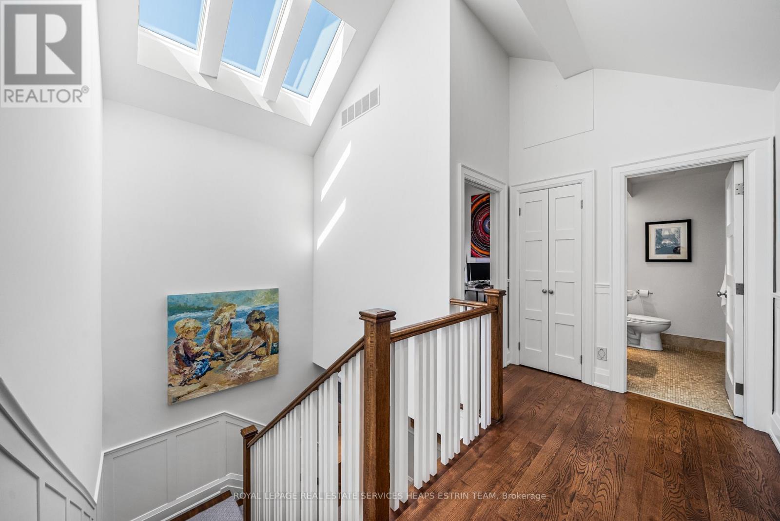 












112 GLENCAIRN AVENUE

,
Toronto,




Ontario
M4R1M9

