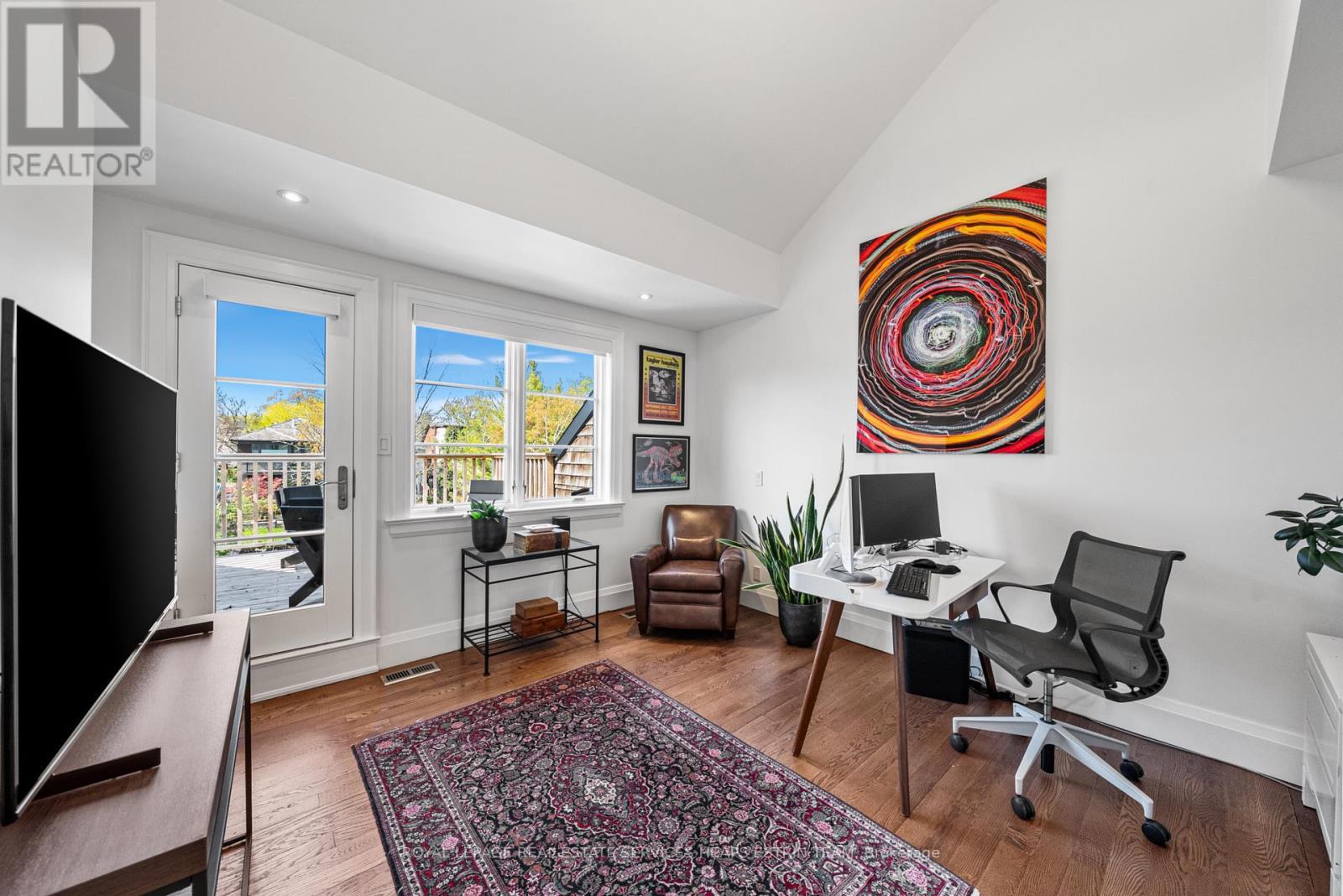 












112 GLENCAIRN AVENUE

,
Toronto,




Ontario
M4R1M9

