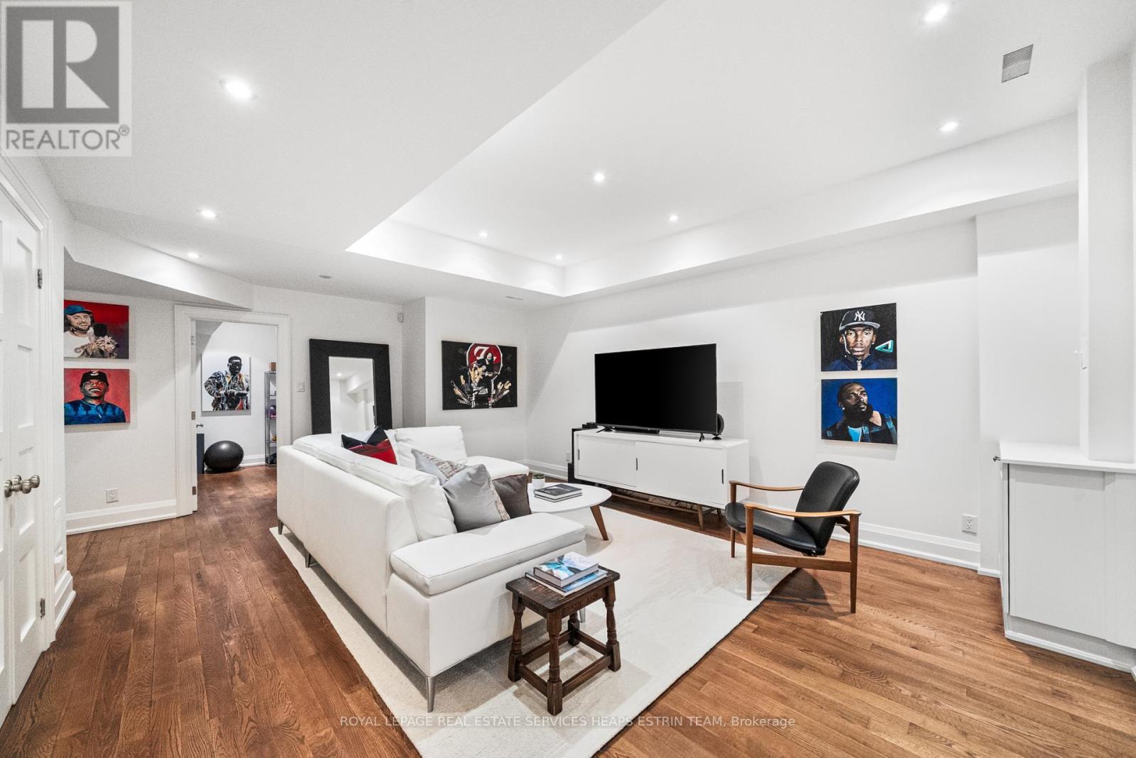 












112 GLENCAIRN AVENUE

,
Toronto,




Ontario
M4R1M9

