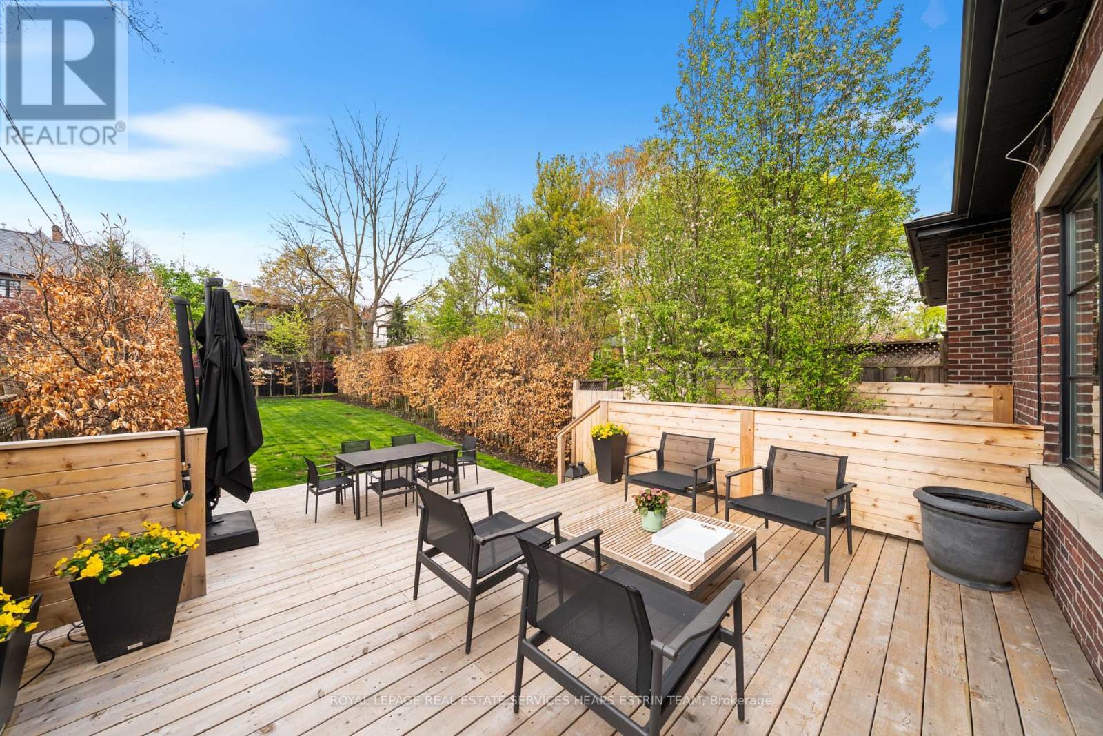 












112 GLENCAIRN AVENUE

,
Toronto,




Ontario
M4R1M9

