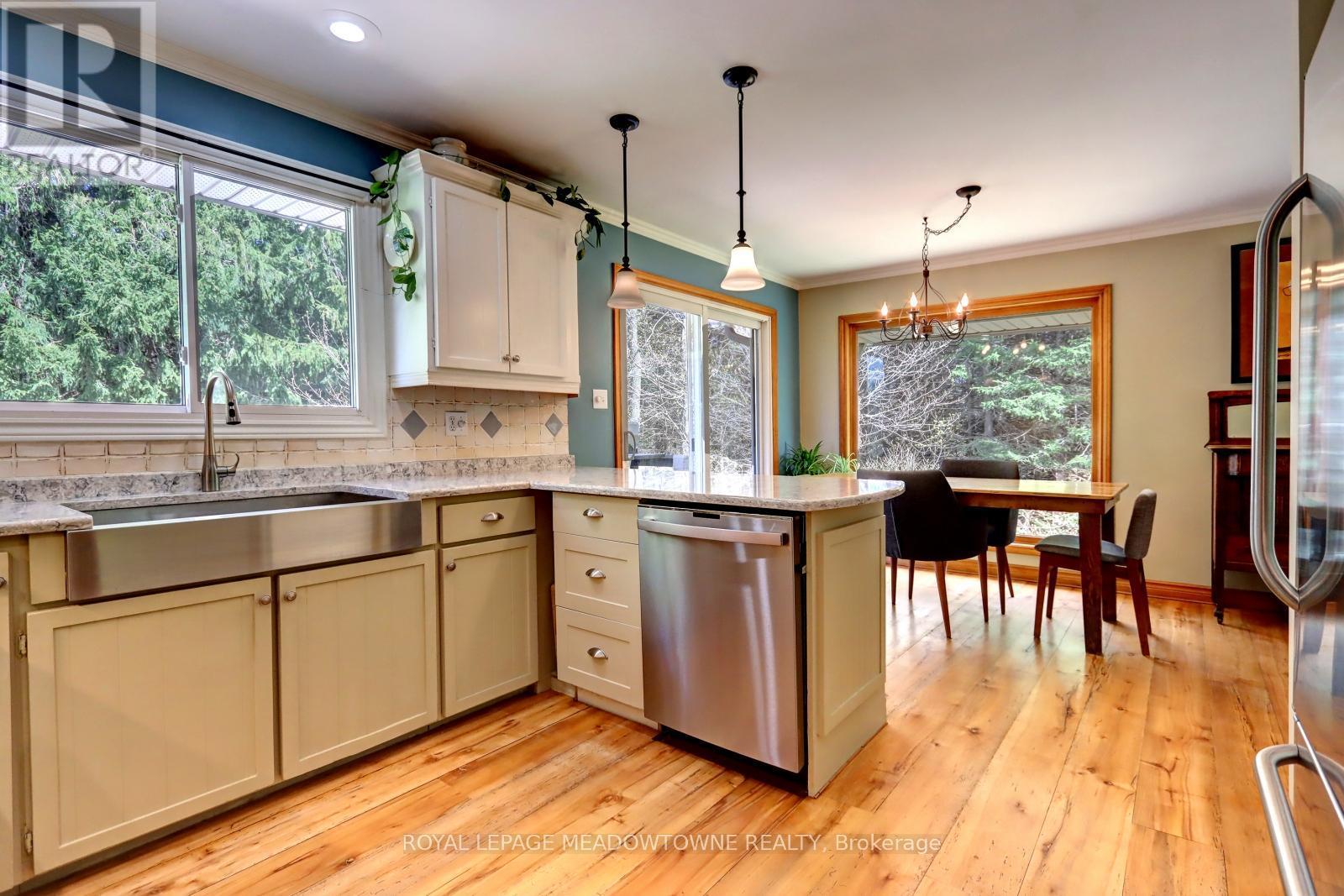 












5977 FIFTH LINE

,
Erin,




Ontario
N0B1Z0

