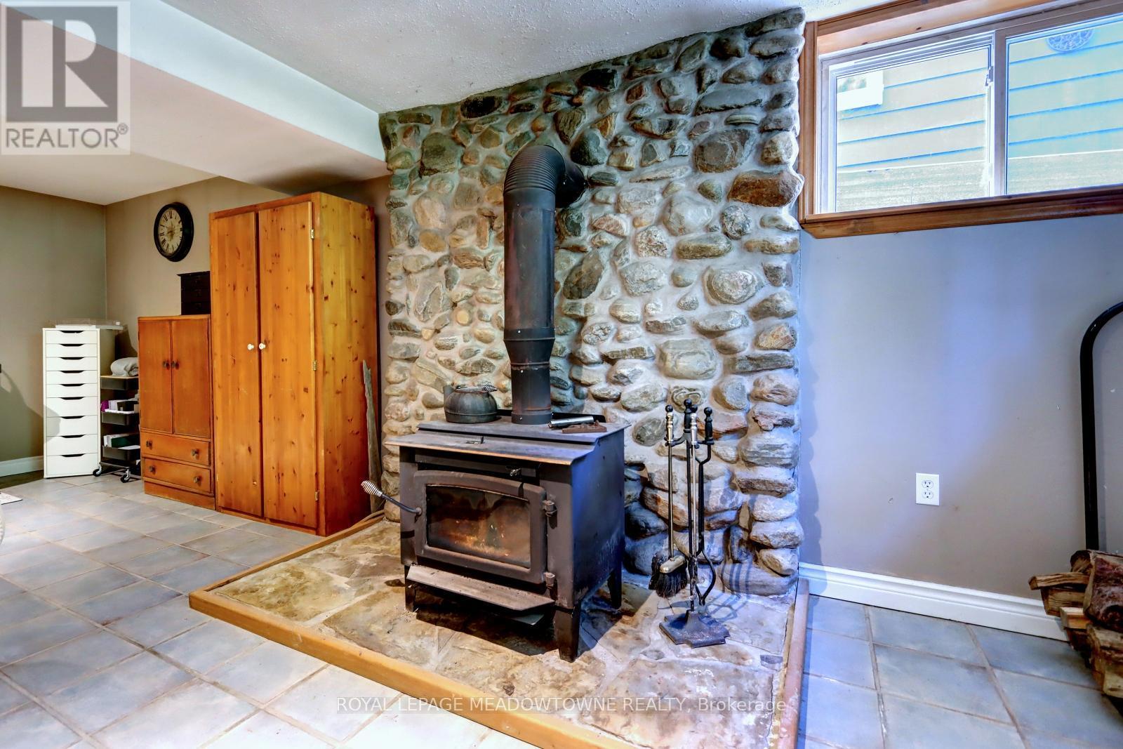 












5977 FIFTH LINE

,
Erin,




Ontario
N0B1Z0

