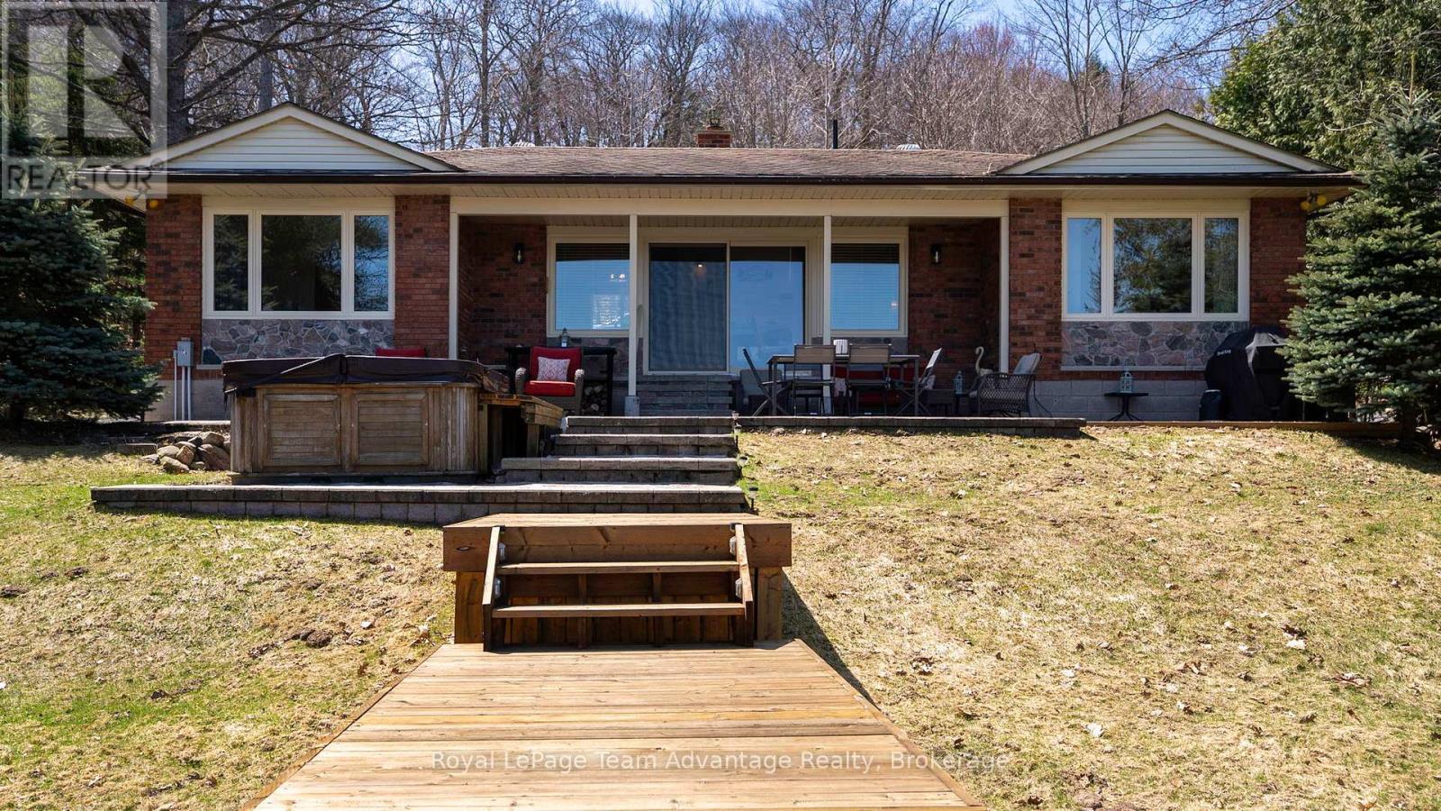












18 PINE VALLEY DRIVE

,
Carling,




Ontario
P0G1G0

