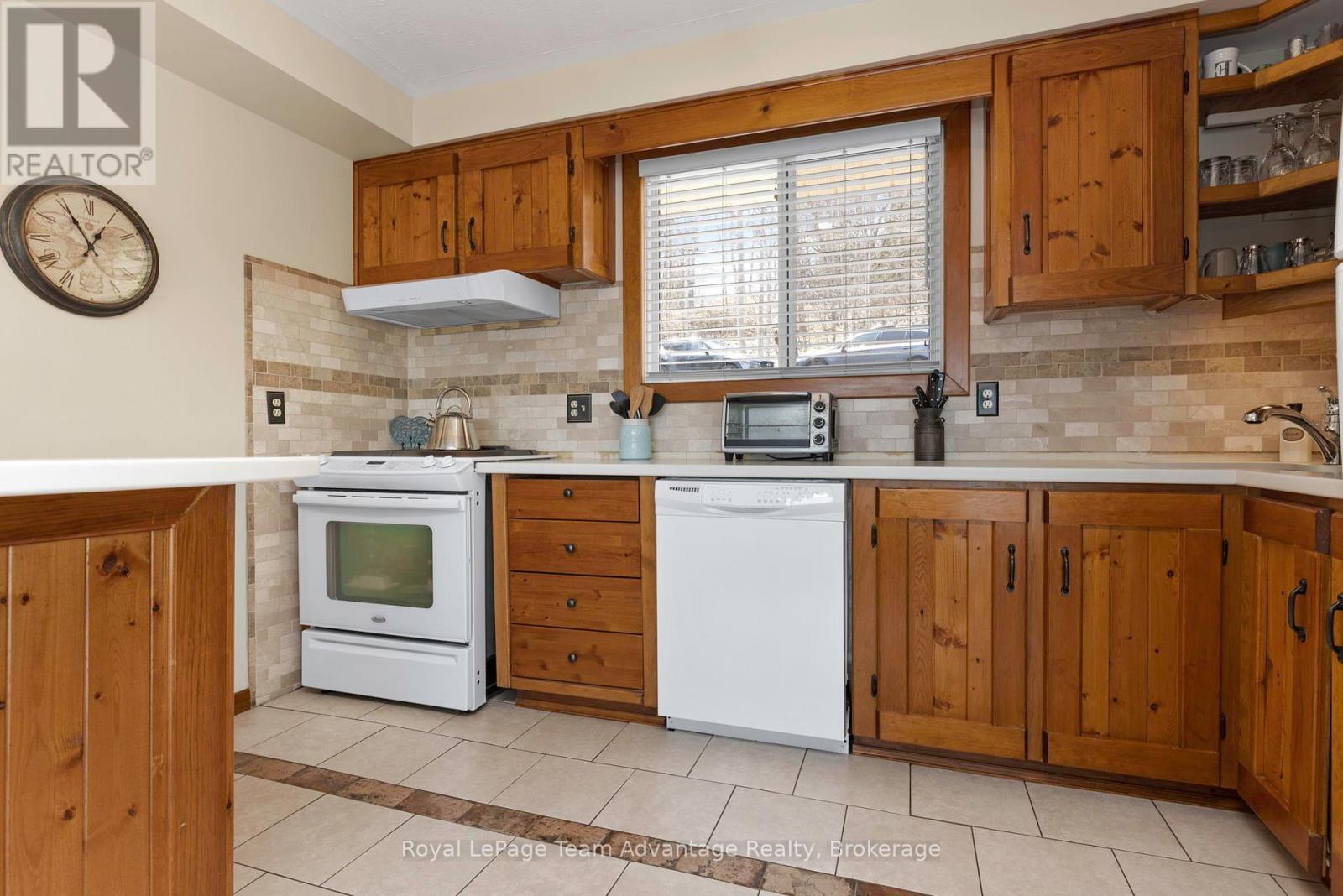 












18 PINE VALLEY DRIVE

,
Carling,




Ontario
P0G1G0

