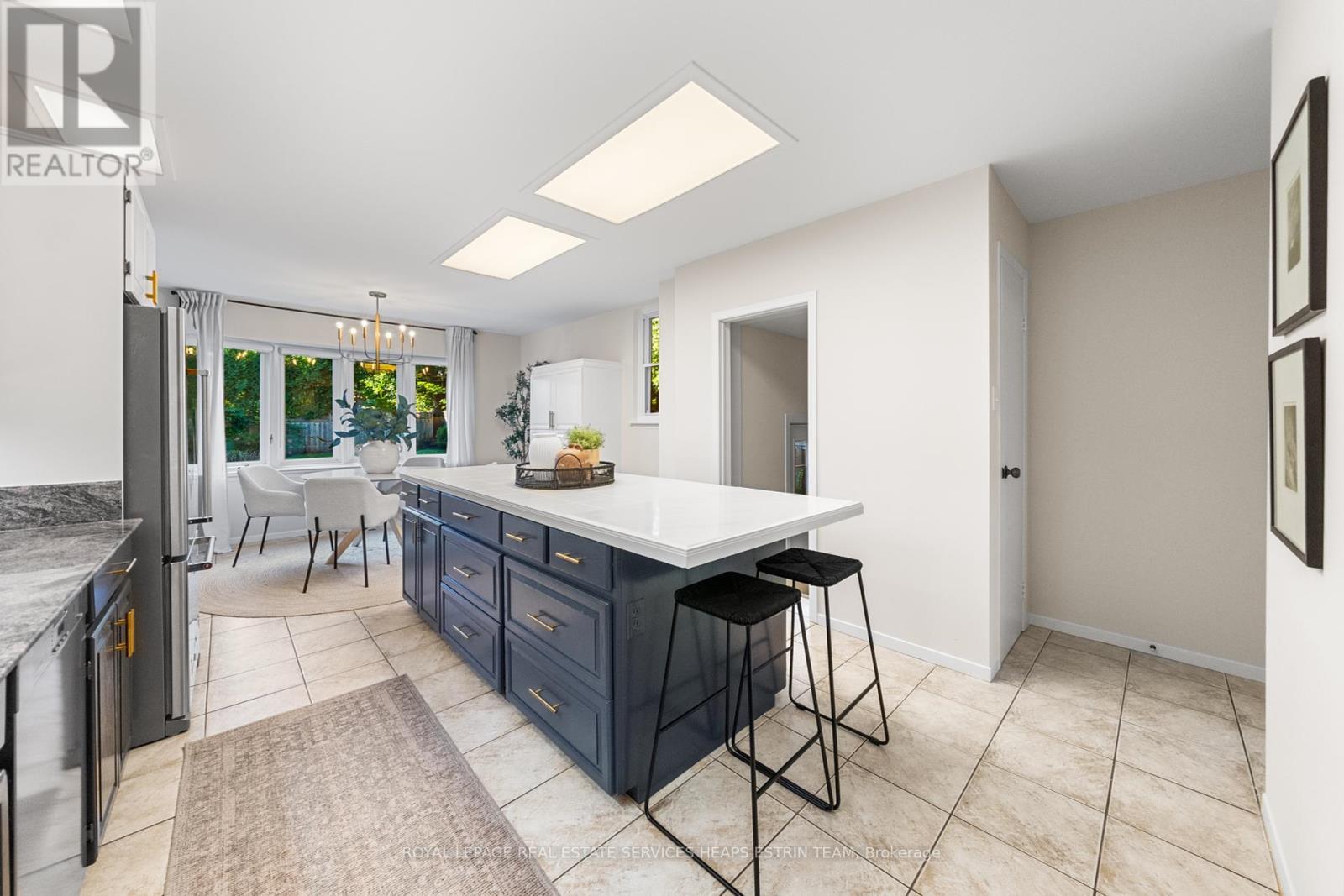












213 ST LEONARDS AVENUE

,
Toronto,




Ontario
M4N1K8

