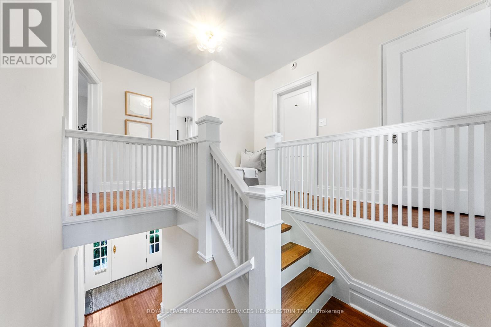 












213 ST LEONARDS AVENUE

,
Toronto,




Ontario
M4N1K8

