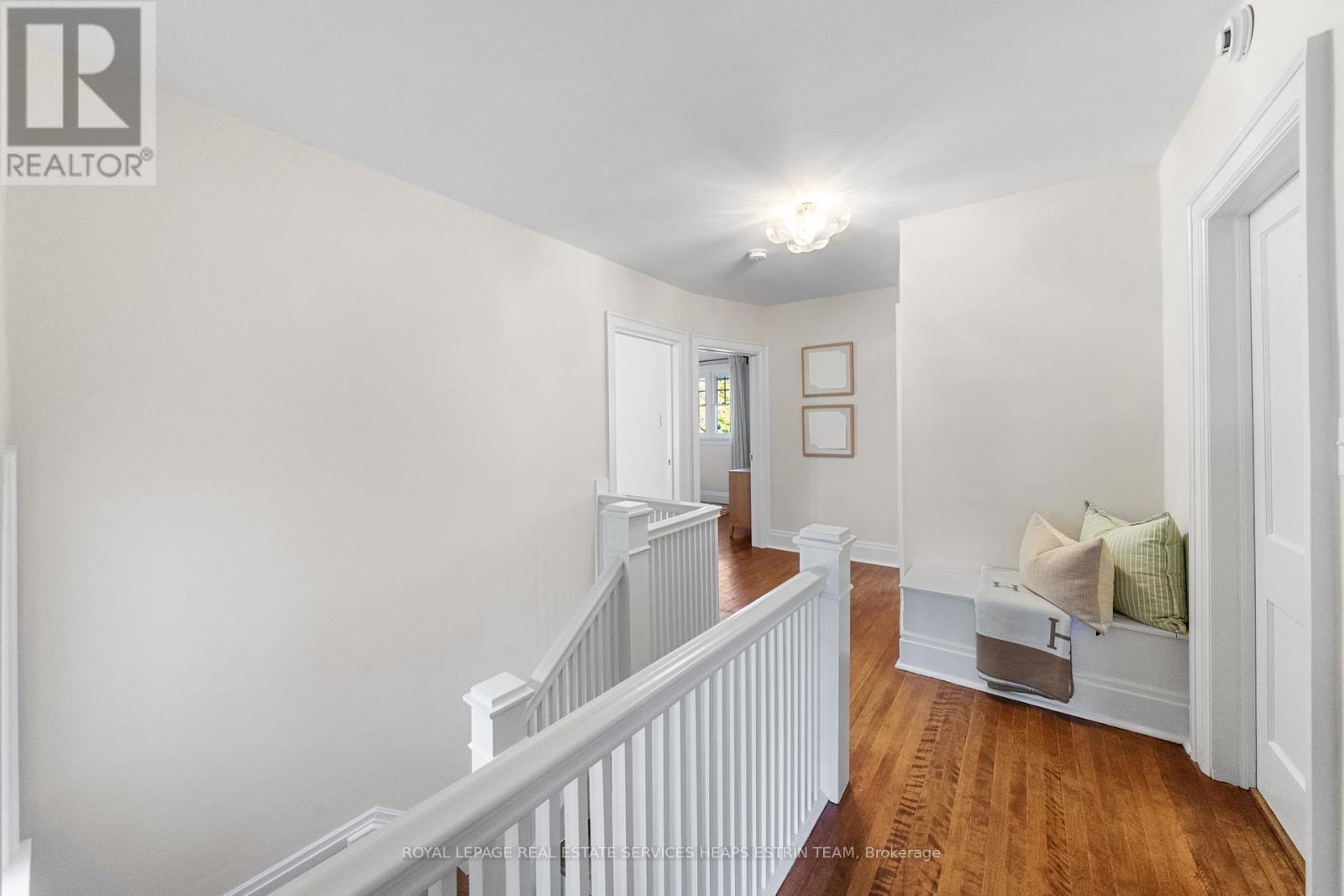 












213 ST LEONARDS AVENUE

,
Toronto,




Ontario
M4N1K8

