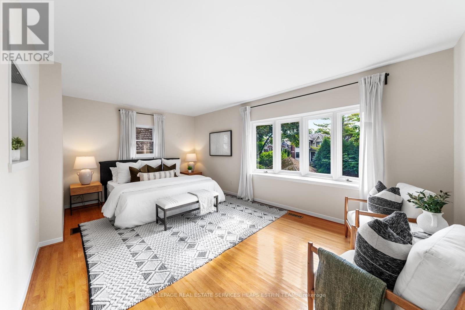 












213 ST LEONARDS AVENUE

,
Toronto,




Ontario
M4N1K8

