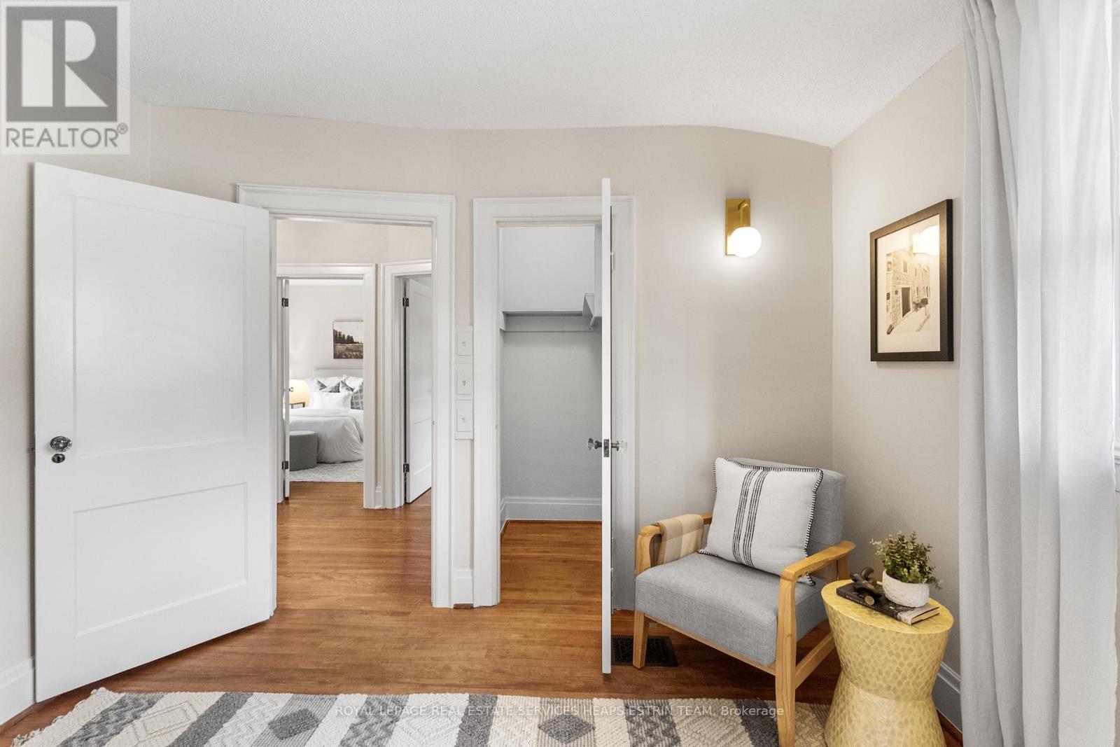 












213 ST LEONARDS AVENUE

,
Toronto,




Ontario
M4N1K8

