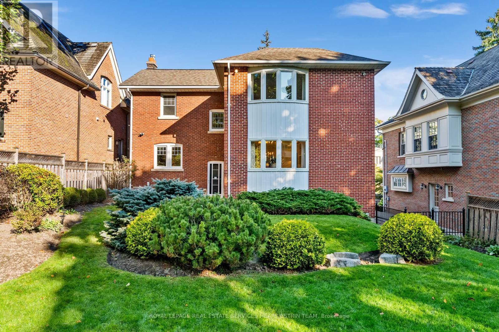 












213 ST LEONARDS AVENUE

,
Toronto,




Ontario
M4N1K8

