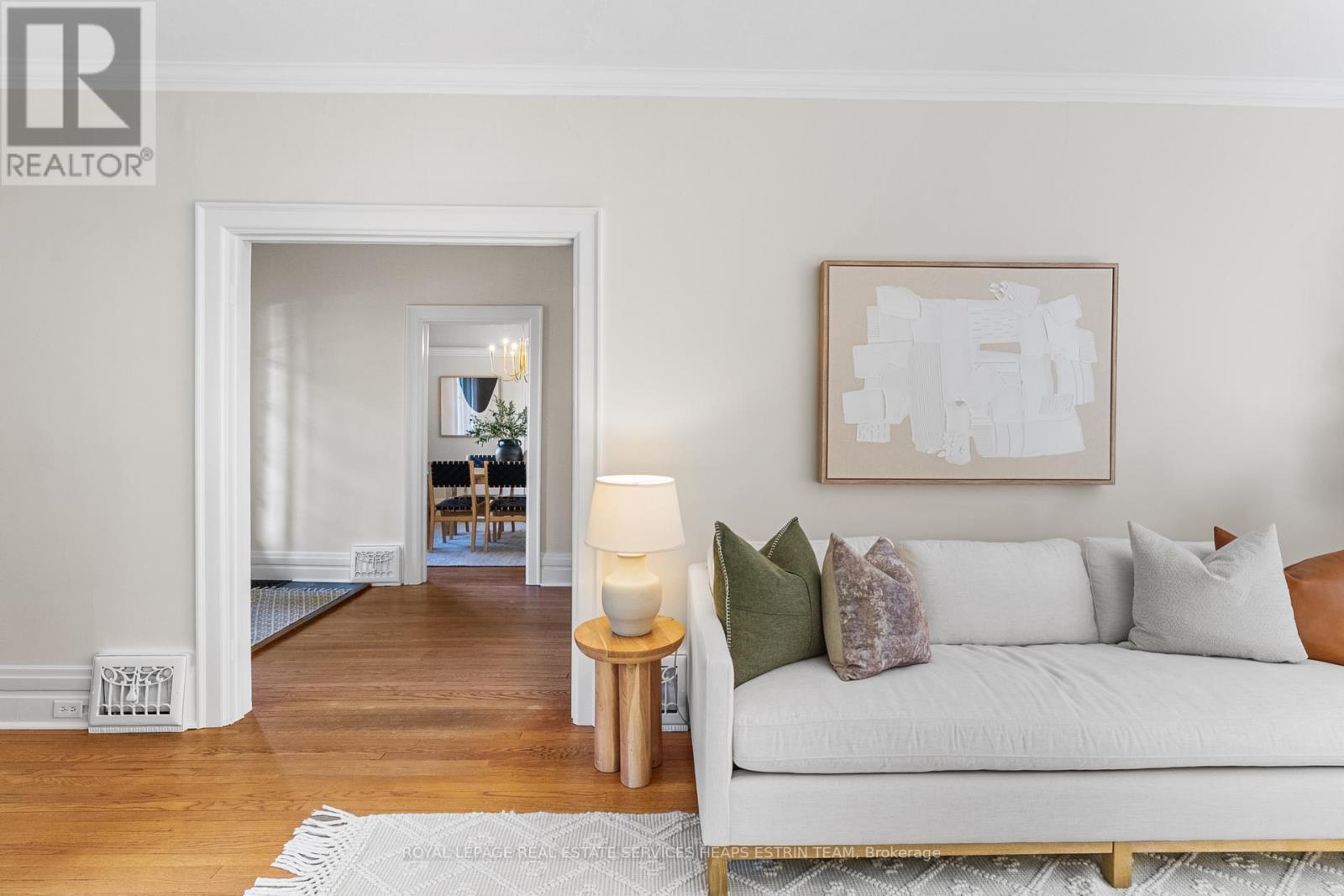 












213 ST LEONARDS AVENUE

,
Toronto,




Ontario
M4N1K8


