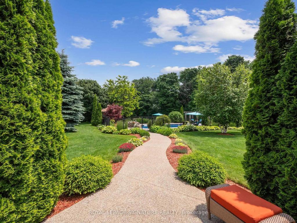 









10


Forest Ridge

Crescent,
Halton Hills,




ON
L0P 1H0

