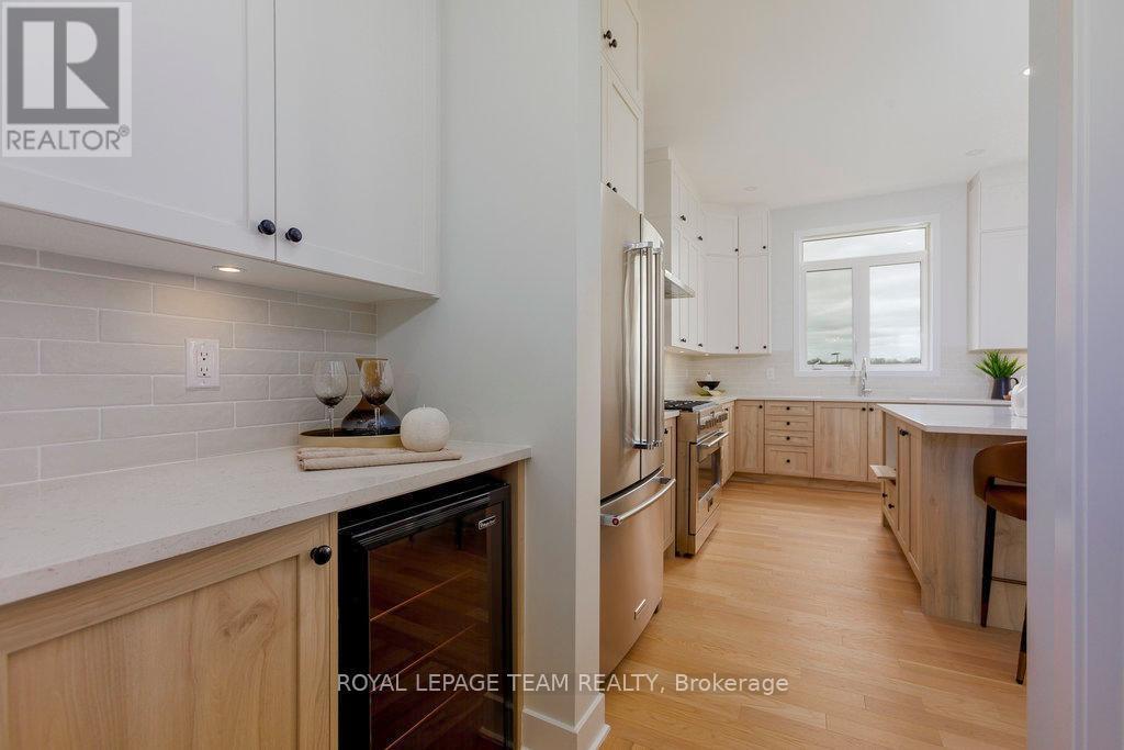 












590 ANCHOR CIRCLE

,
Ottawa,




Ontario
K4M0X4

