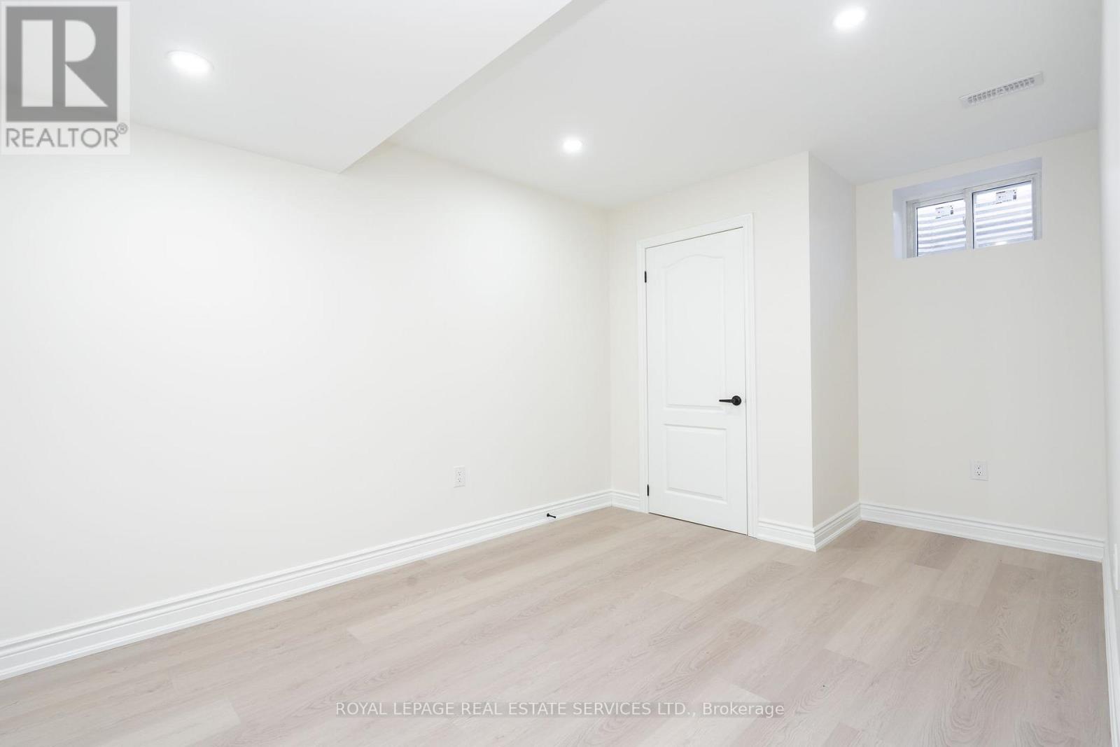 












72 - 166 DEERPATH DRIVE

,
Guelph,




Ontario
N1K0E2

