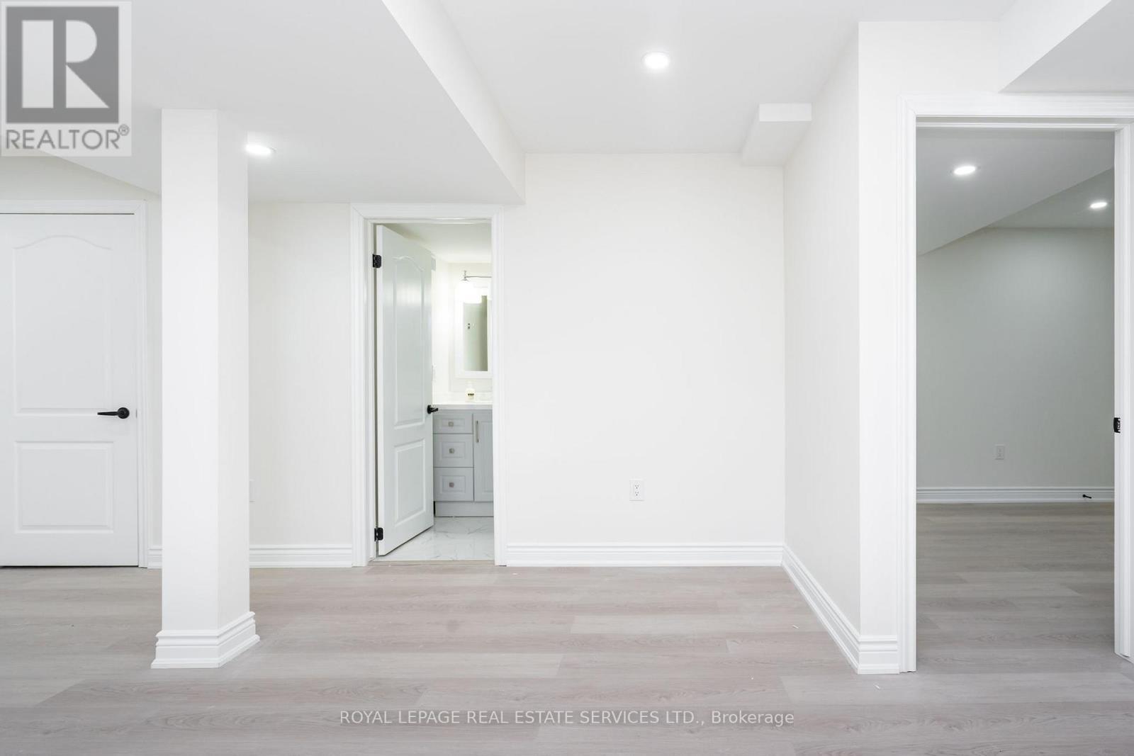 












72 - 166 DEERPATH DRIVE

,
Guelph,




Ontario
N1K0E2

