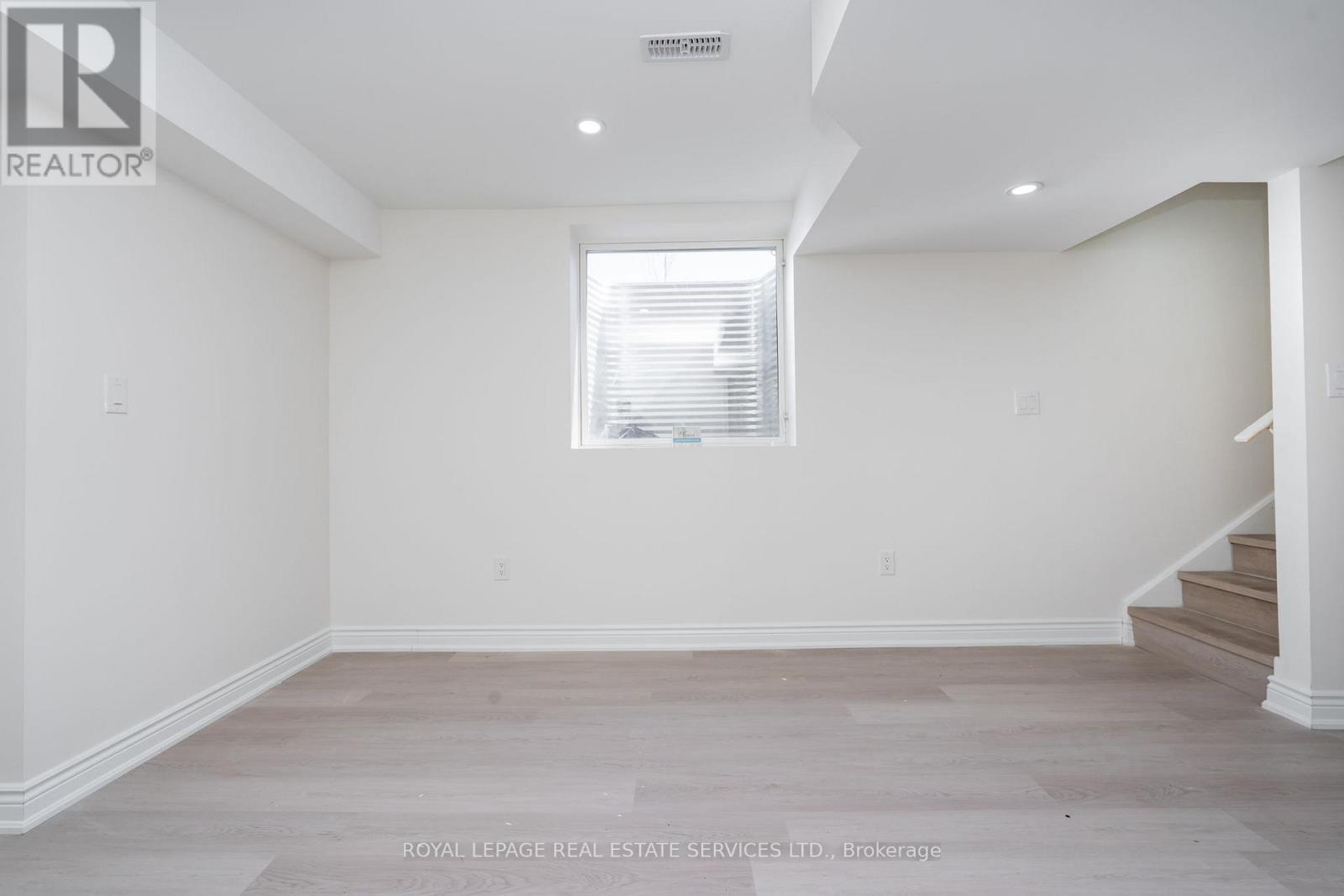 












72 - 166 DEERPATH DRIVE

,
Guelph,




Ontario
N1K0E2

