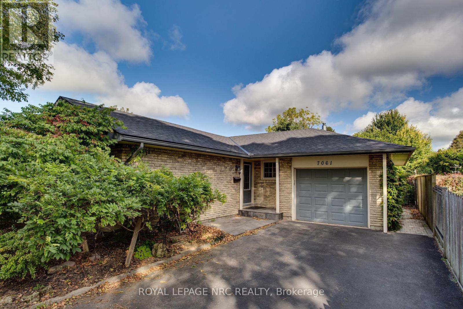 












7061 DOLPHIN STREET

,
Niagara Falls (Morrison),




Ontario
L2E6Y3

