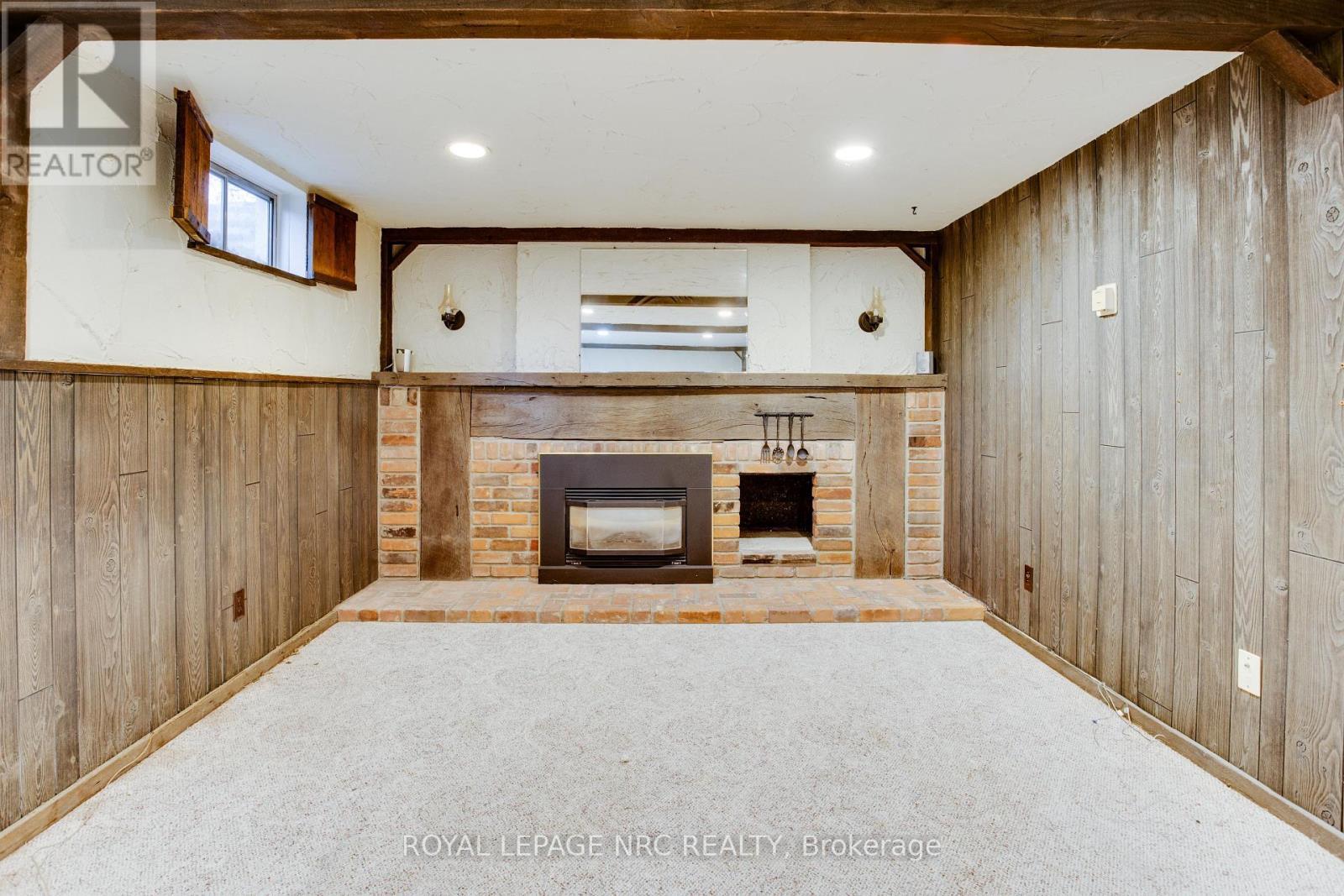 












7061 DOLPHIN STREET

,
Niagara Falls (Morrison),




Ontario
L2E6Y3

