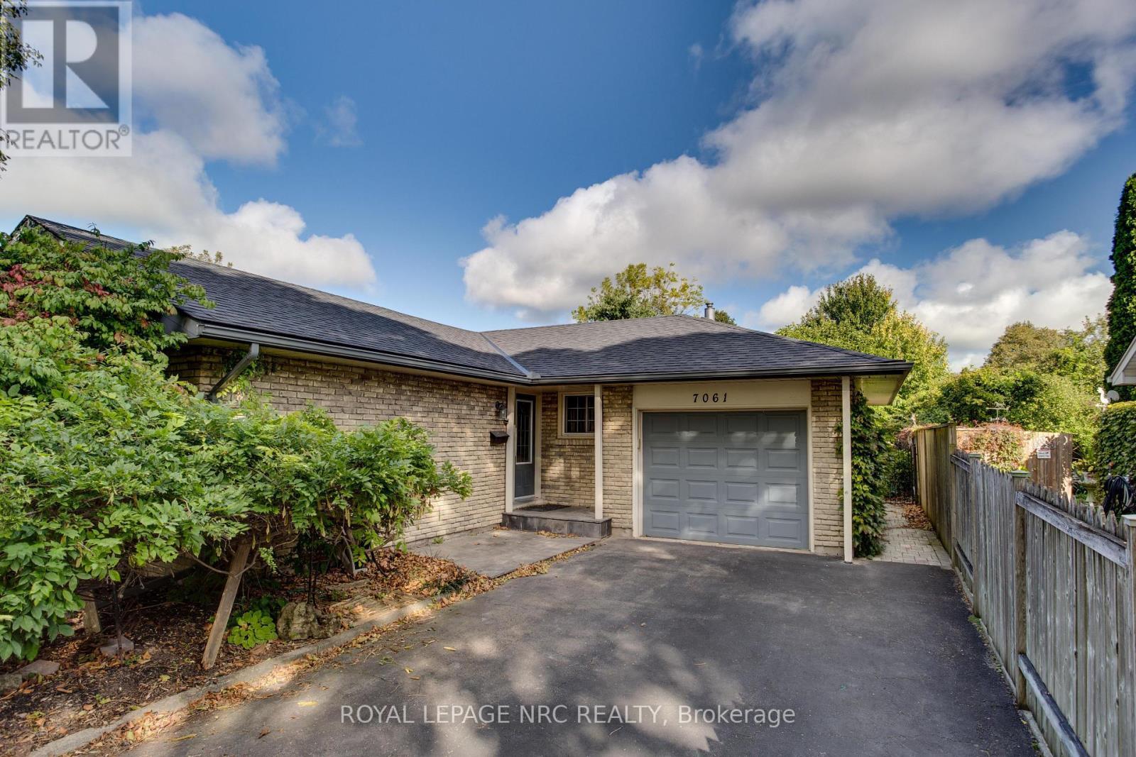 












7061 DOLPHIN STREET

,
Niagara Falls (Morrison),




Ontario
L2E6Y3


