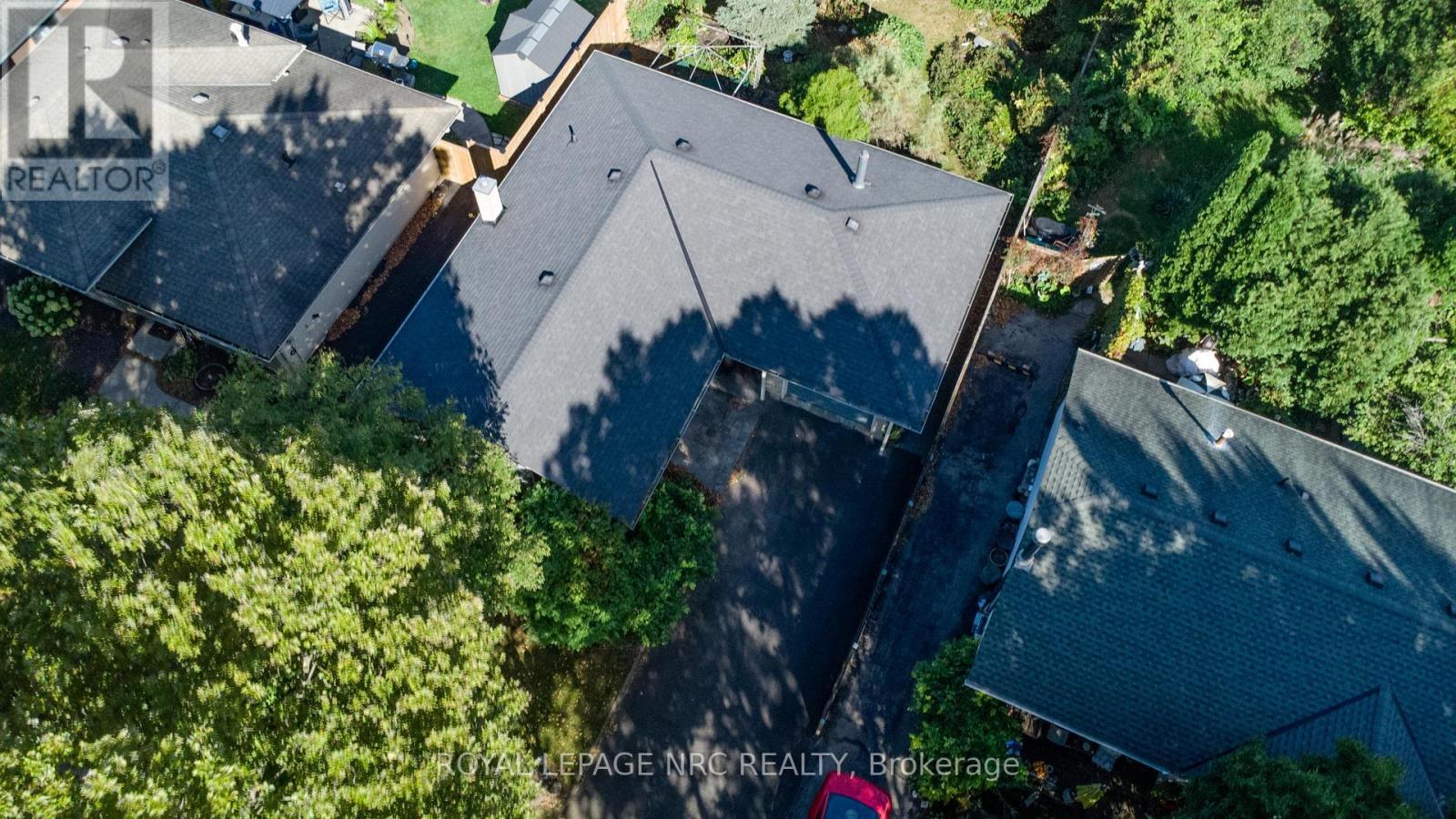 












7061 DOLPHIN STREET

,
Niagara Falls (Morrison),




Ontario
L2E6Y3

