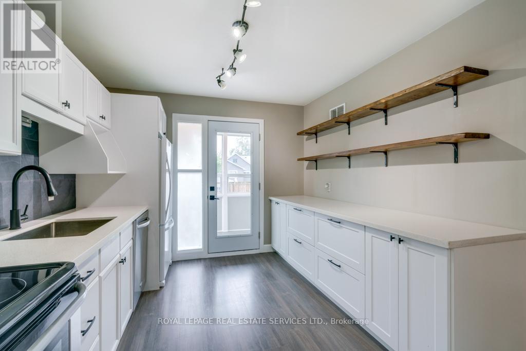 












188 WALTER AVENUE S

,
Hamilton,




Ontario
L8K3L2

