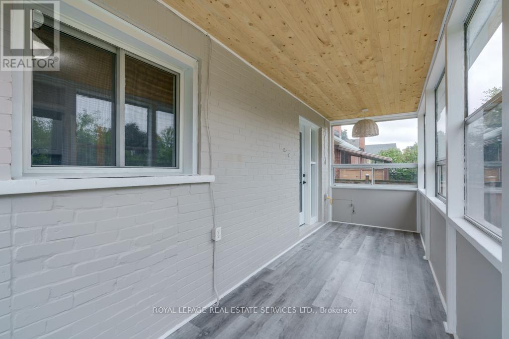 












188 WALTER AVENUE S

,
Hamilton,




Ontario
L8K3L2

