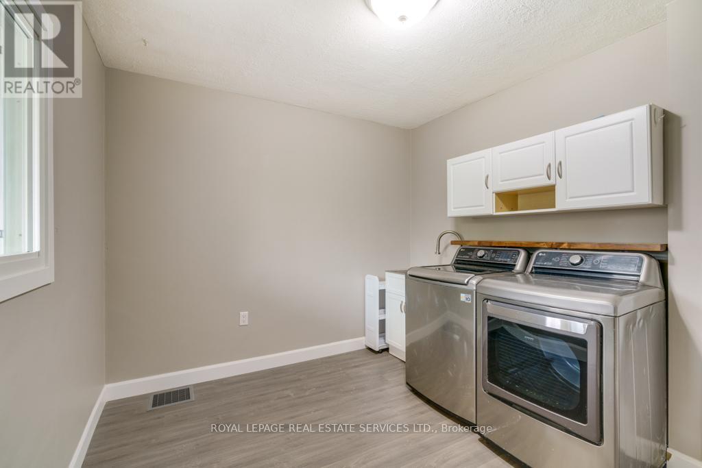 












188 WALTER AVENUE S

,
Hamilton,




Ontario
L8K3L2

