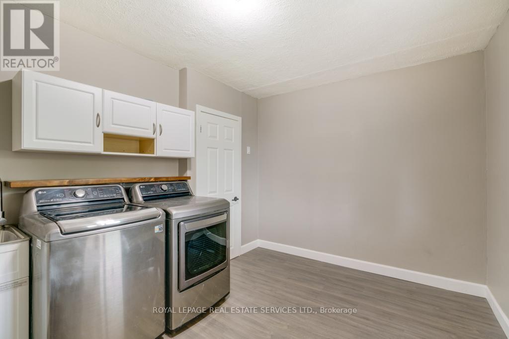 












188 WALTER AVENUE S

,
Hamilton,




Ontario
L8K3L2

