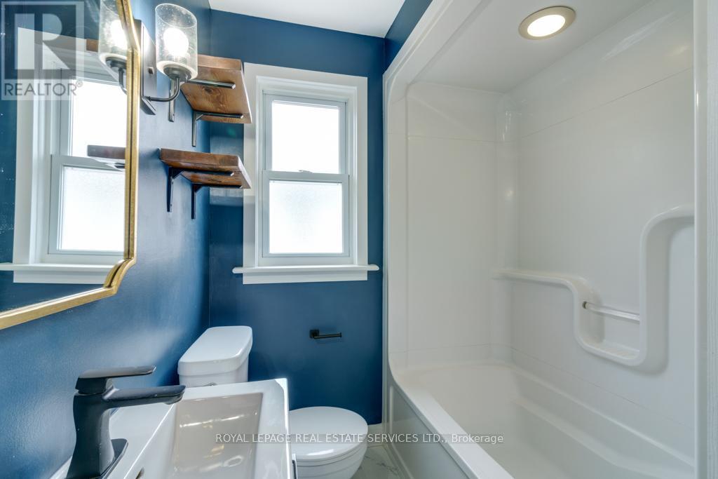 












188 WALTER AVENUE S

,
Hamilton,




Ontario
L8K3L2

