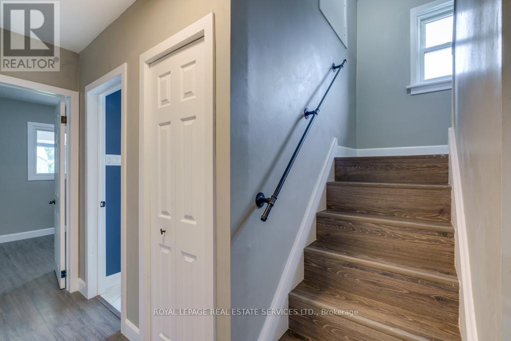 












188 WALTER AVENUE S

,
Hamilton,




Ontario
L8K3L2

