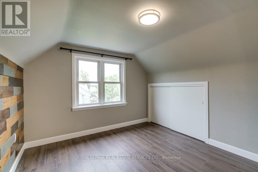 












188 WALTER AVENUE S

,
Hamilton,




Ontario
L8K3L2

