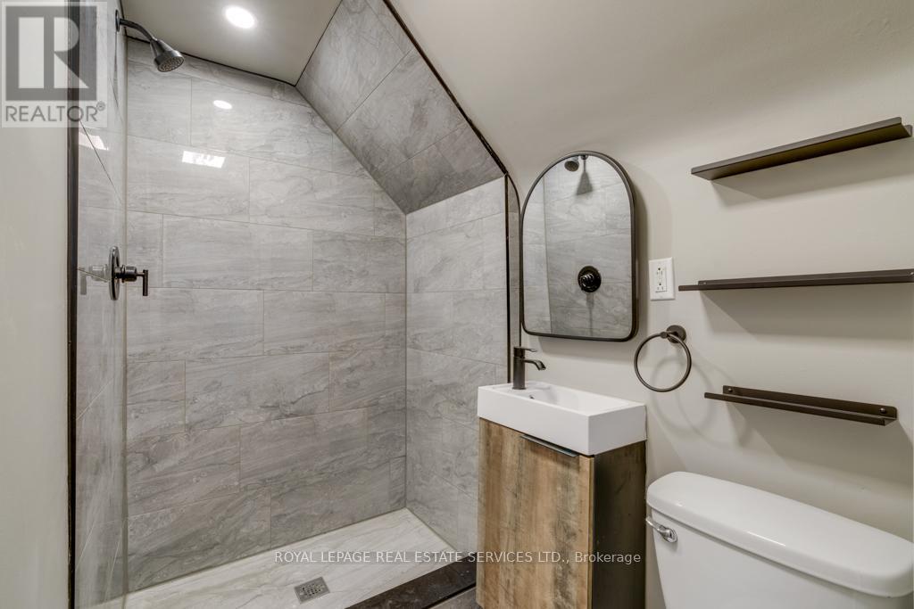 












188 WALTER AVENUE S

,
Hamilton,




Ontario
L8K3L2

