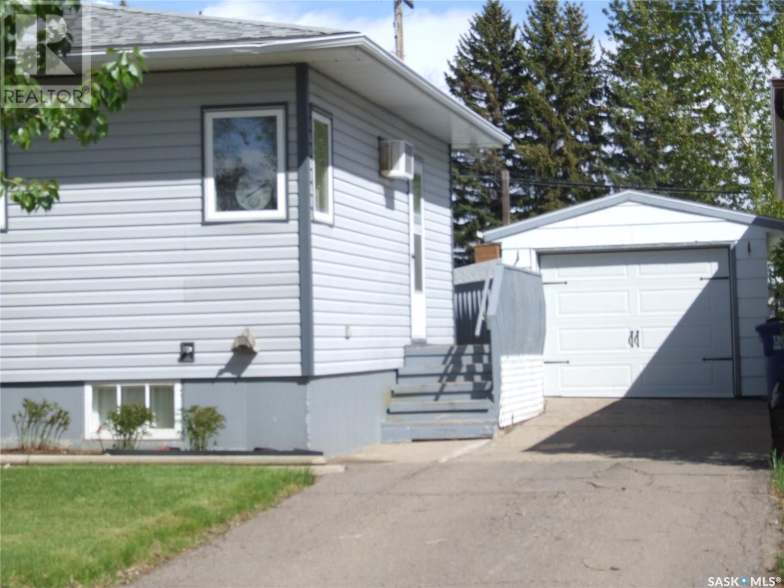 












519 1st STREET W

,
Leader,




Saskatchewan
S0N1H0

