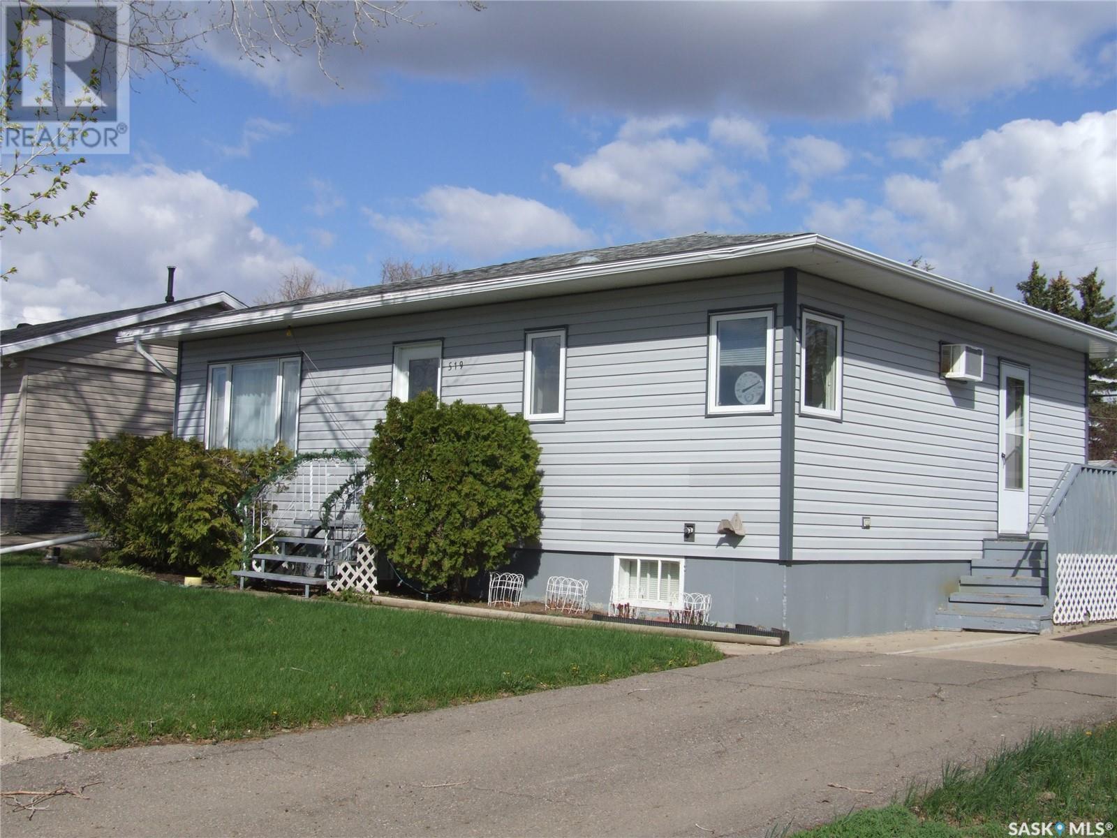 












519 1st STREET W

,
Leader,




Saskatchewan
S0N1H0

