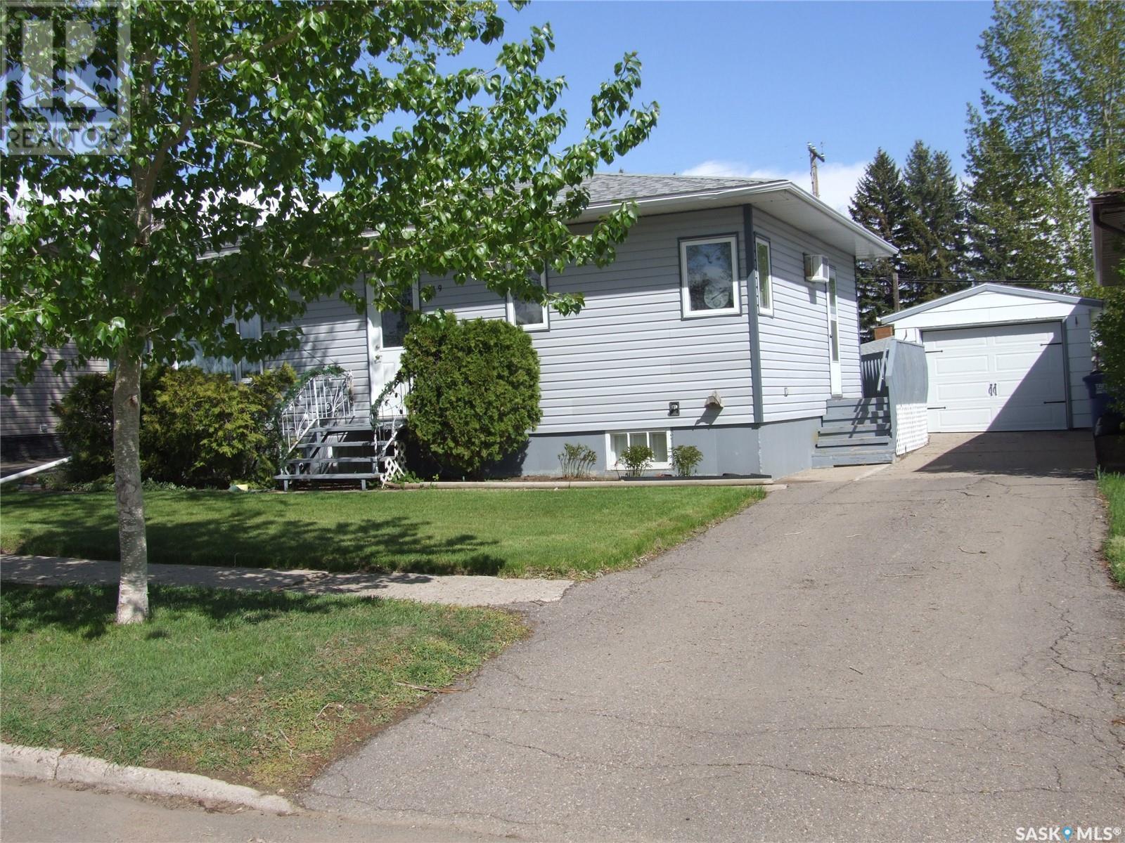 












519 1st STREET W

,
Leader,




Saskatchewan
S0N1H0

