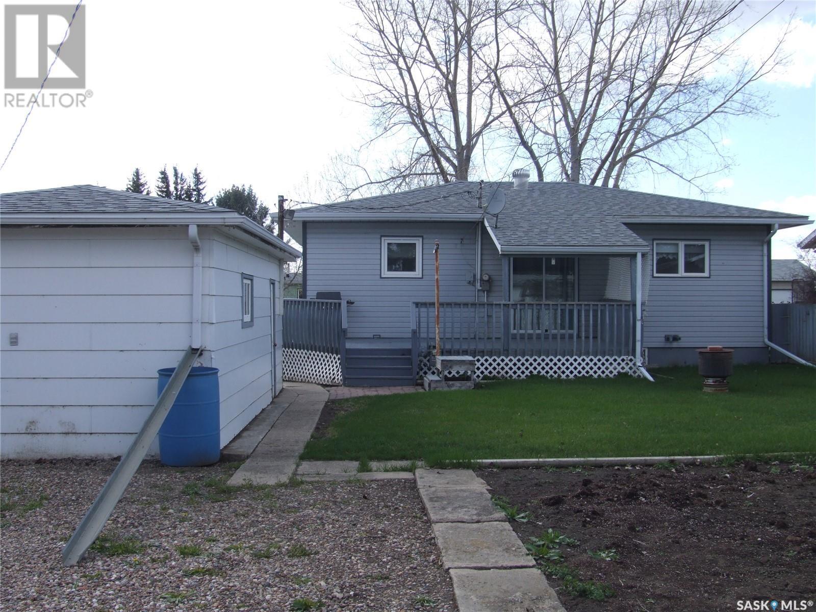












519 1st STREET W

,
Leader,




Saskatchewan
S0N1H0


