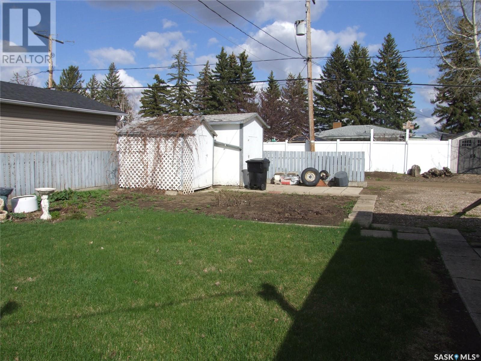 












519 1st STREET W

,
Leader,




Saskatchewan
S0N1H0

