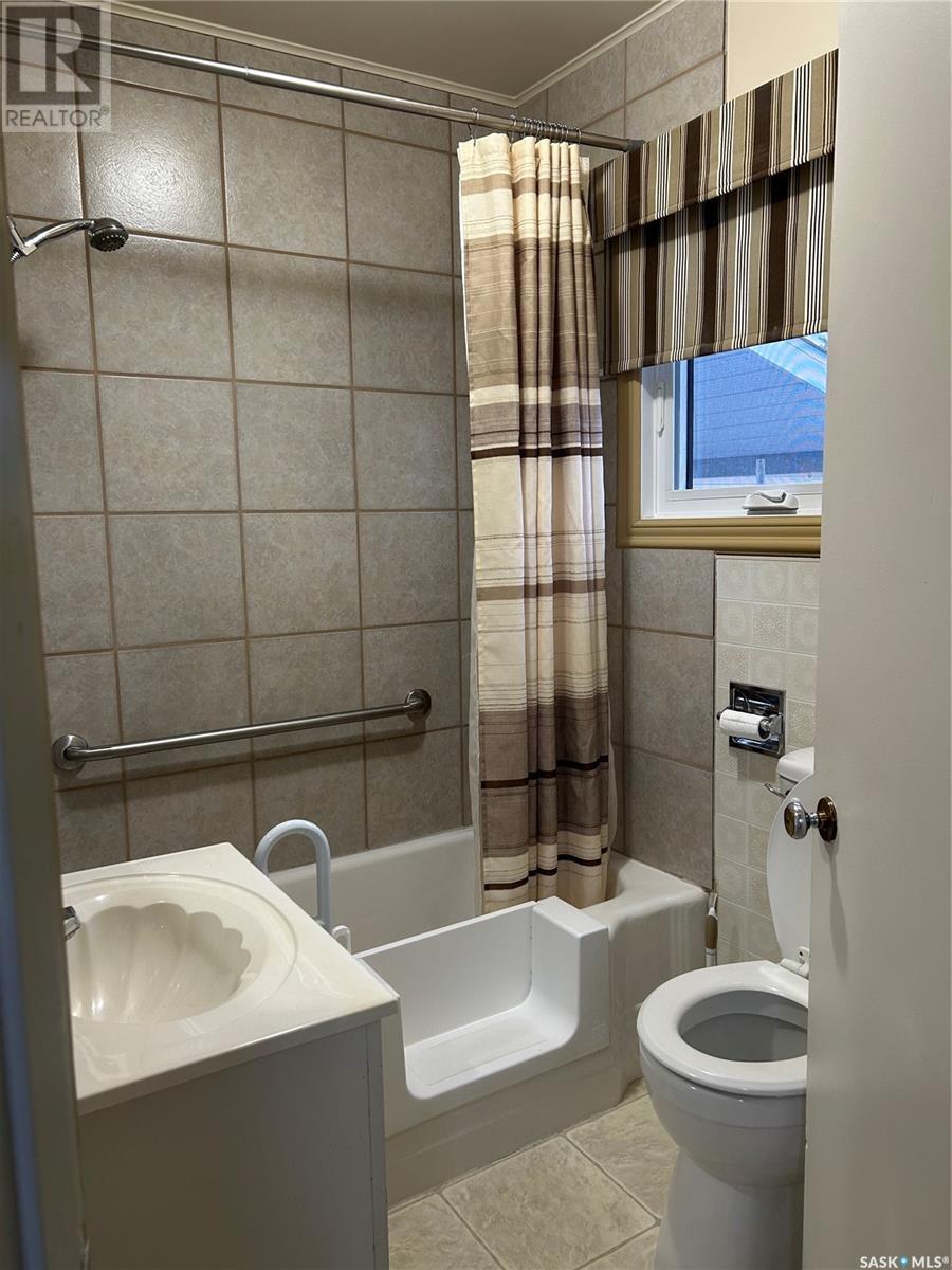 












519 1st STREET W

,
Leader,




Saskatchewan
S0N1H0

