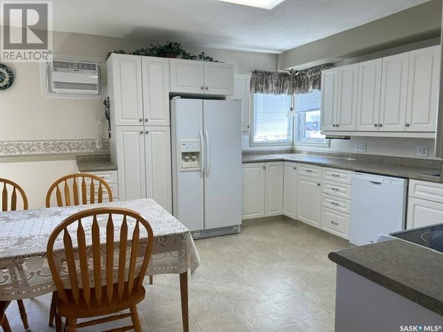 












519 1st STREET W

,
Leader,




Saskatchewan
S0N1H0

