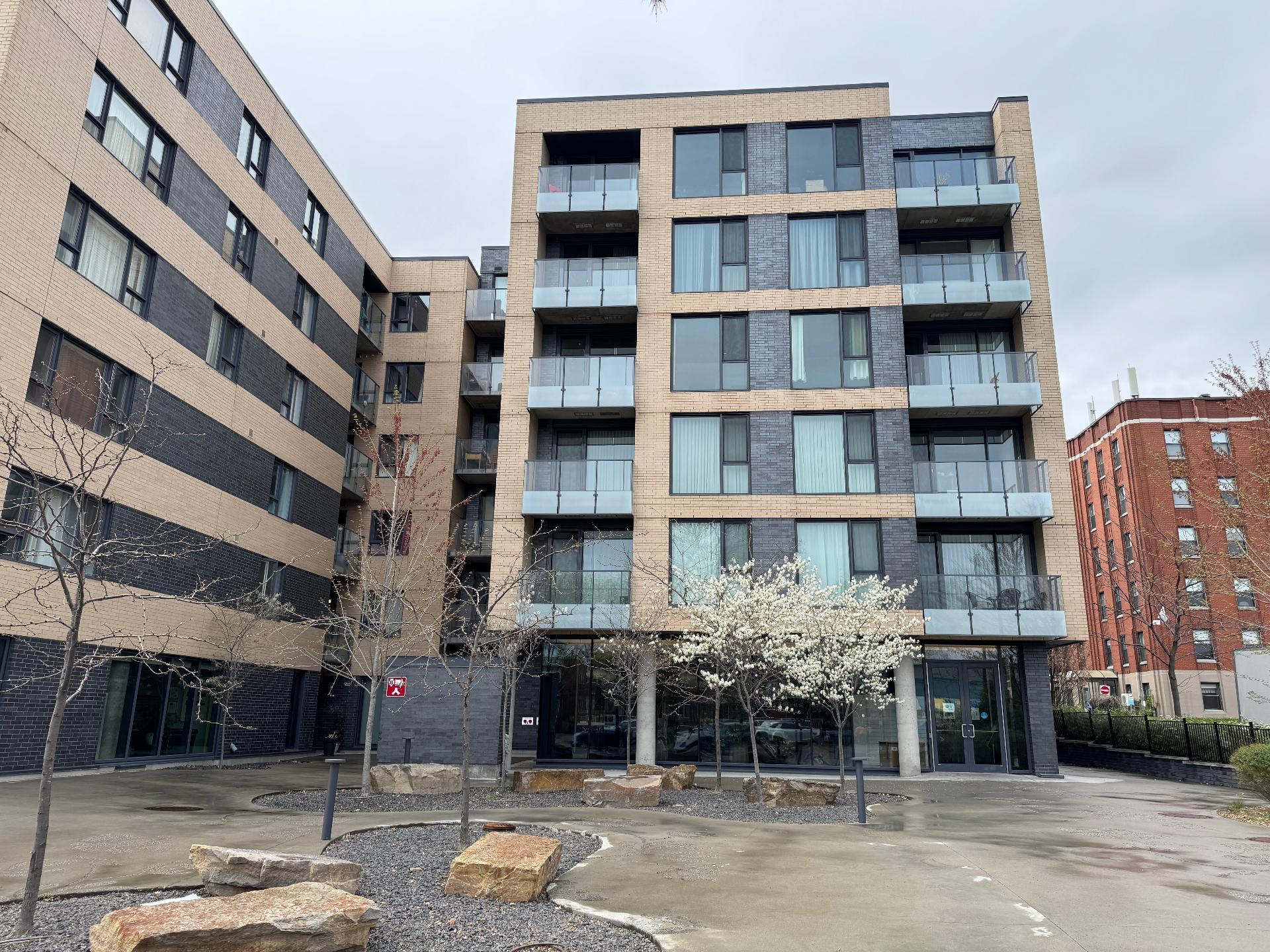 









3043


Rue Sherbrooke E.

, 625,
Montréal (Ville-Marie),




QC
H1W0B9

