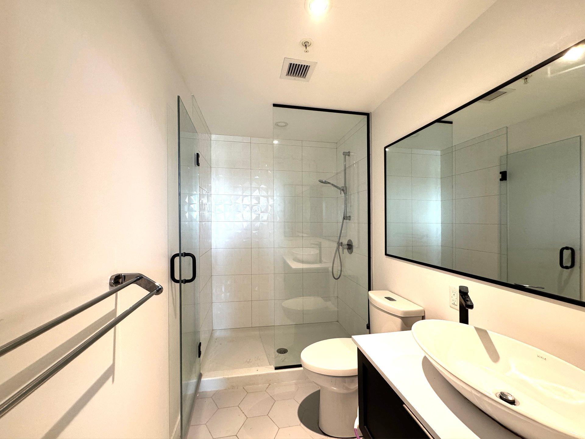 









3043


Rue Sherbrooke E.

, 625,
Montréal (Ville-Marie),




QC
H1W0B9

