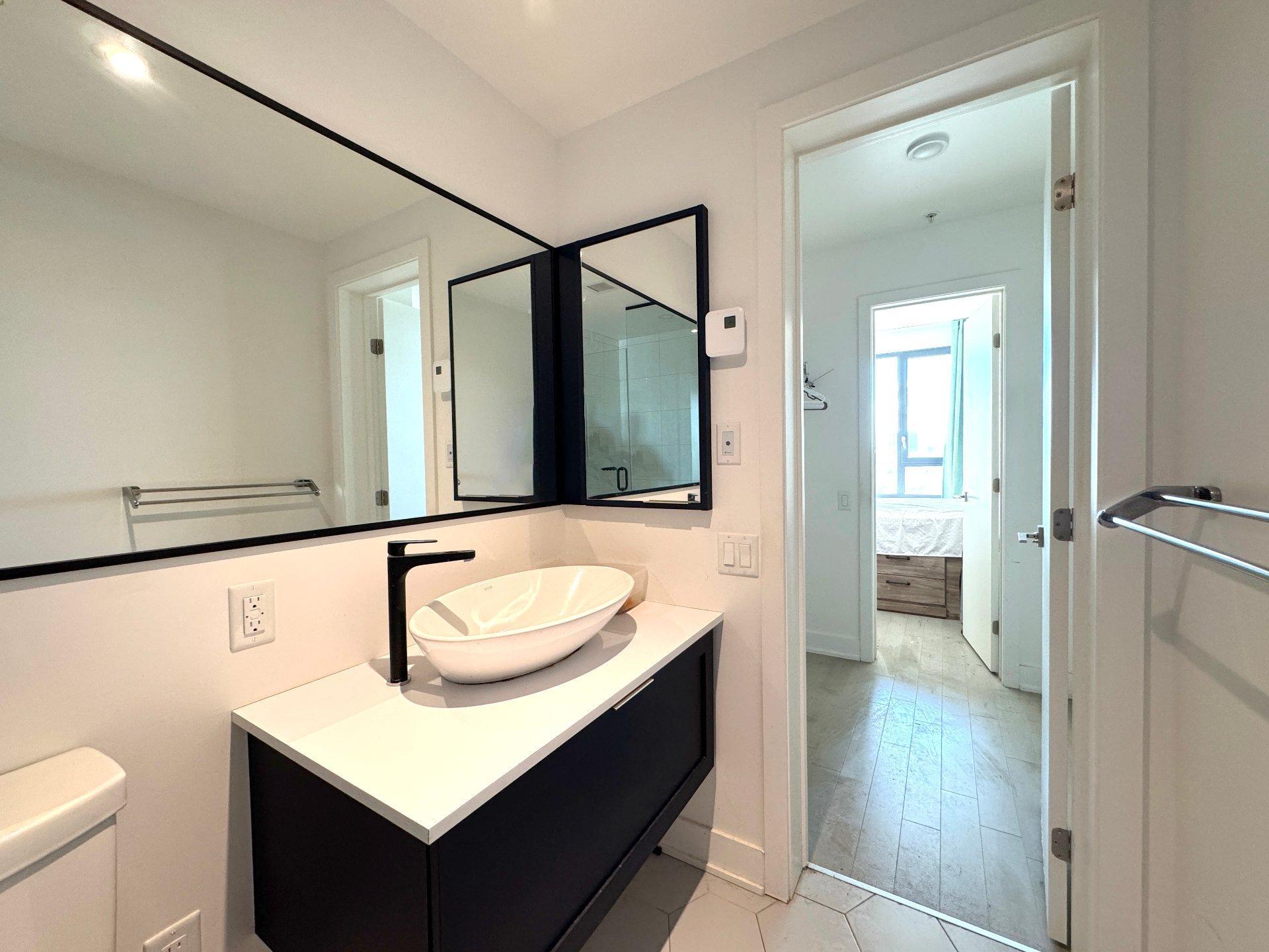 









3043


Rue Sherbrooke E.

, 625,
Montréal (Ville-Marie),




QC
H1W0B9

