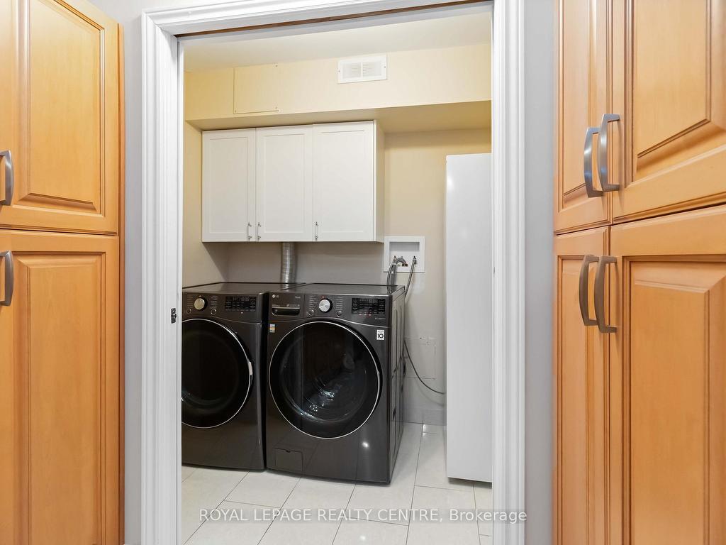 









1300


MISSISSAUGA VALLEY

Boulevard, 310,
Mississauga,




ON
L5A 3S8

