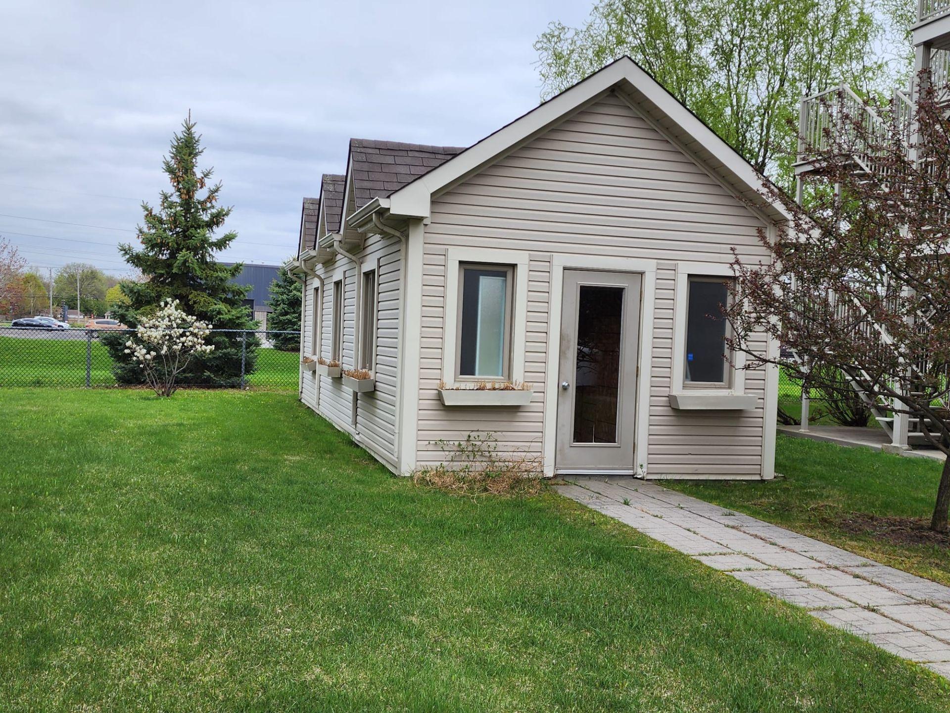 









4224


Boul. Gareau

,
Longueuil (Saint-Hubert),




QC
J3Y0G1

