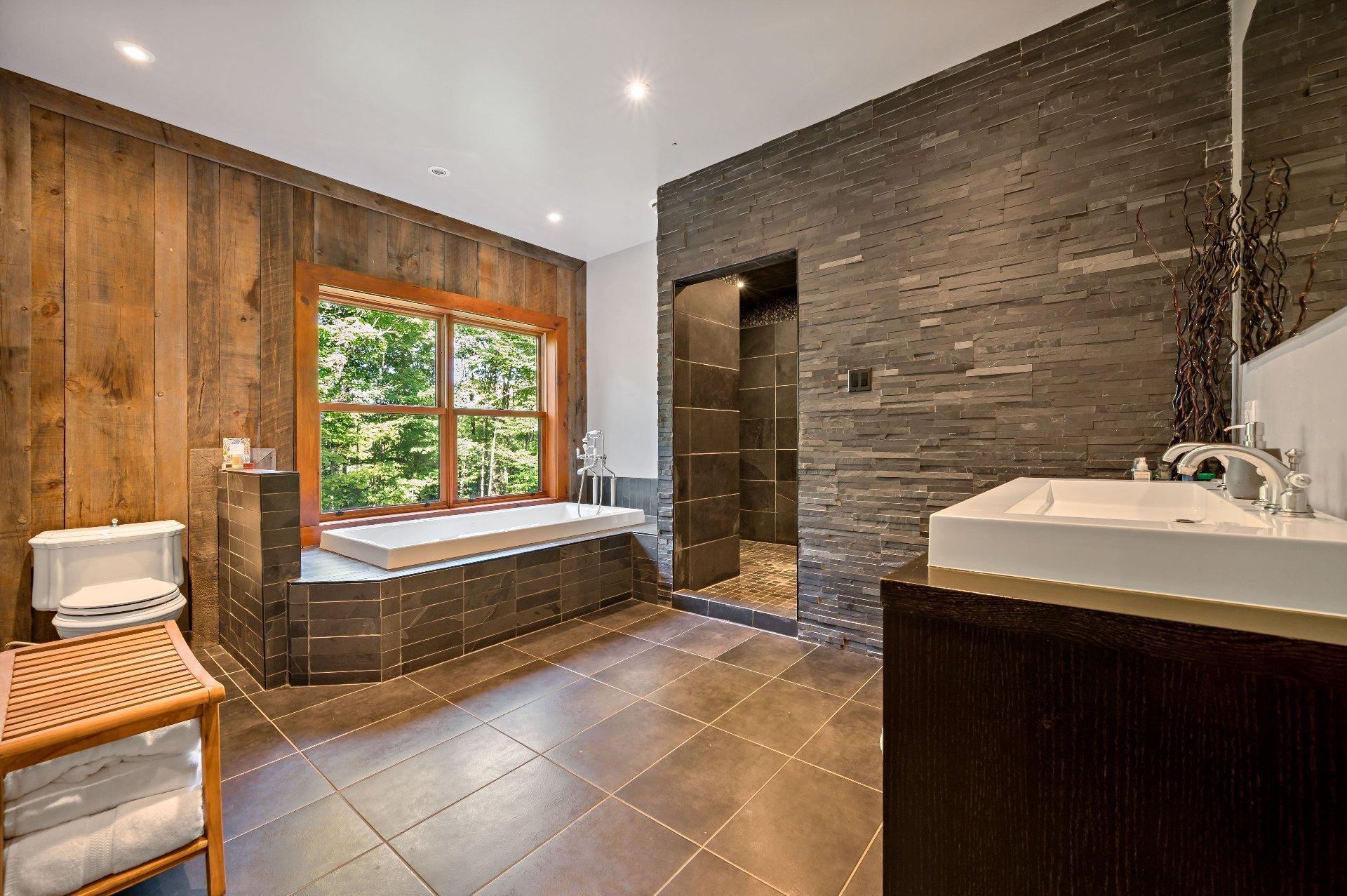 









75


Ch. Marc-Aurèle-Fortin

,
Mont-Tremblant,




QC
J8E3N1

