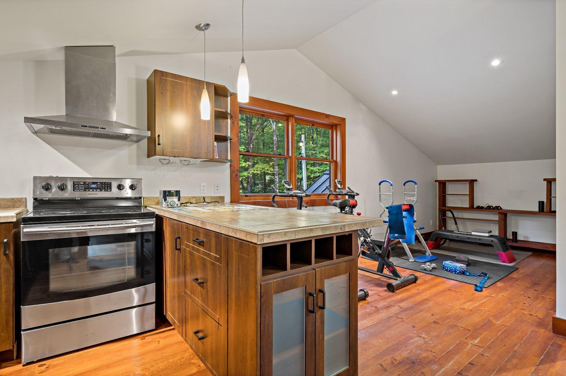 









75


Ch. Marc-Aurèle-Fortin

,
Mont-Tremblant,




QC
J8E3N1

