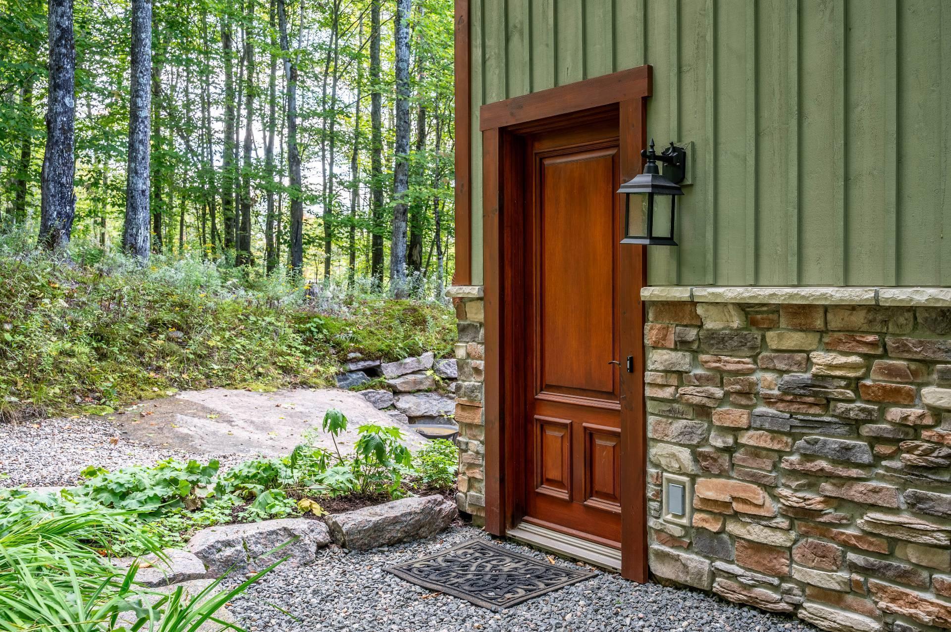 









75


Ch. Marc-Aurèle-Fortin

,
Mont-Tremblant,




QC
J8E3N1

